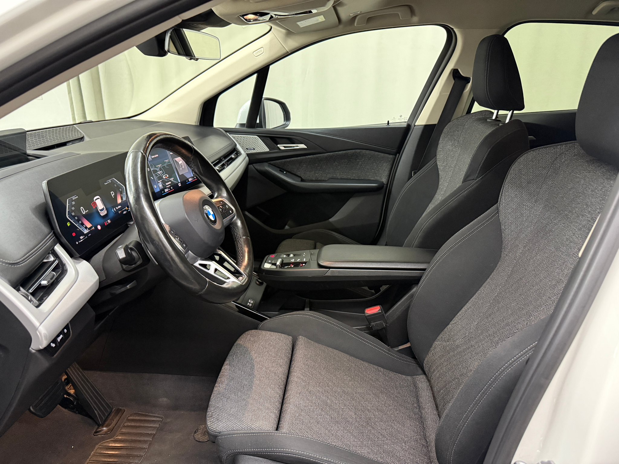 listing desktop thumbnail image 6