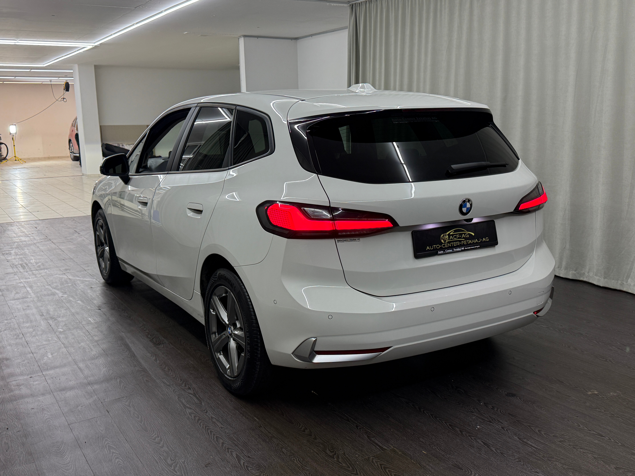 listing desktop thumbnail image 5