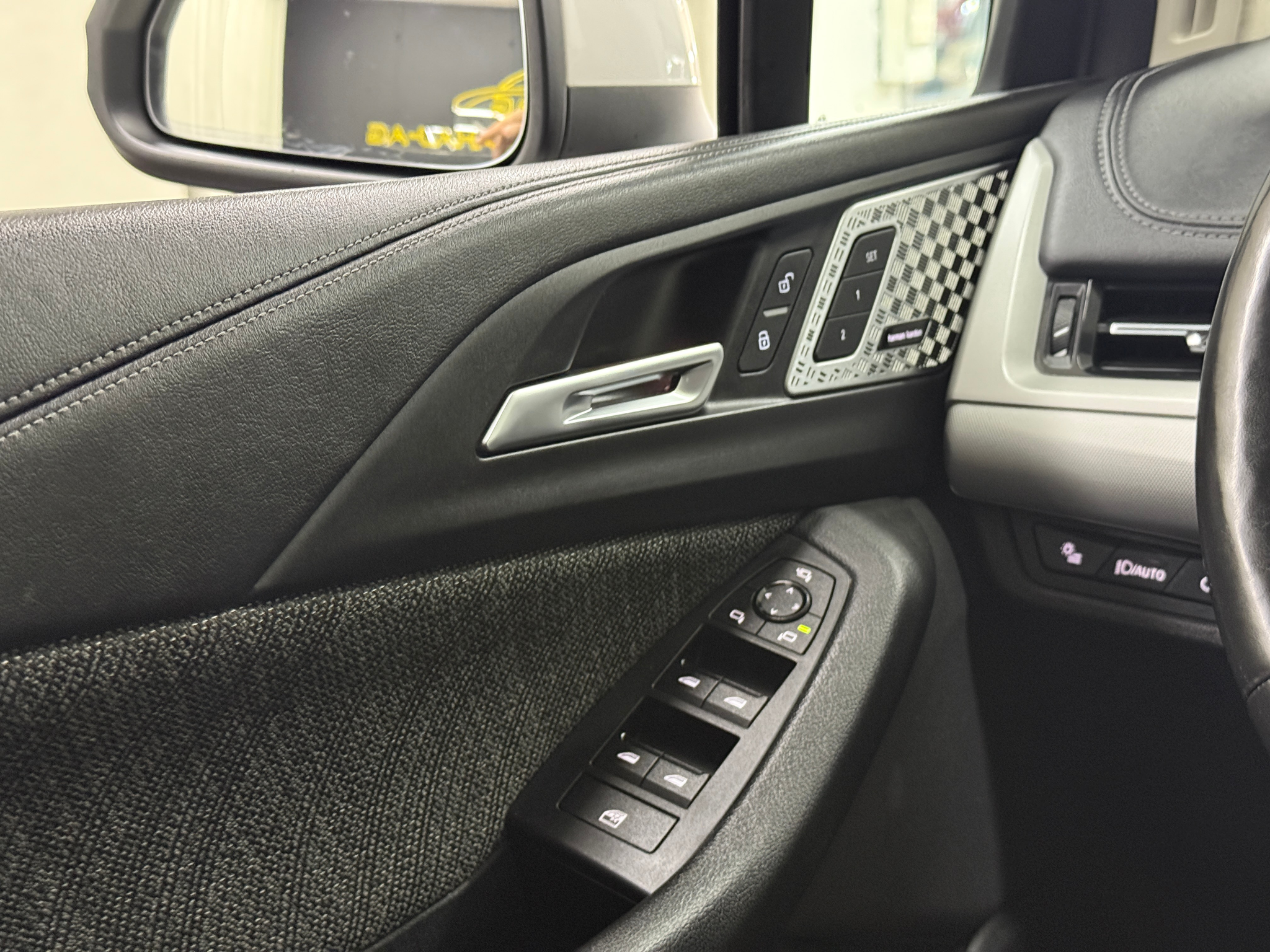 listing desktop thumbnail image 15