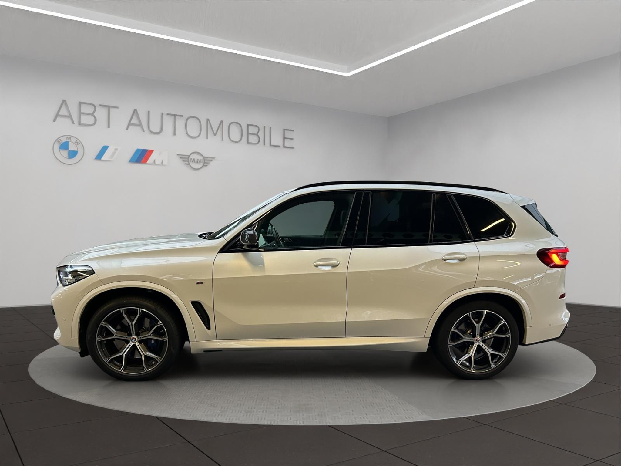 listing desktop thumbnail image 2