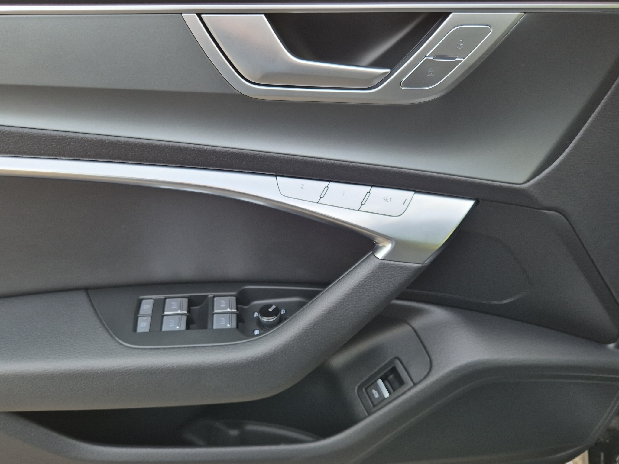 listing desktop thumbnail image 13