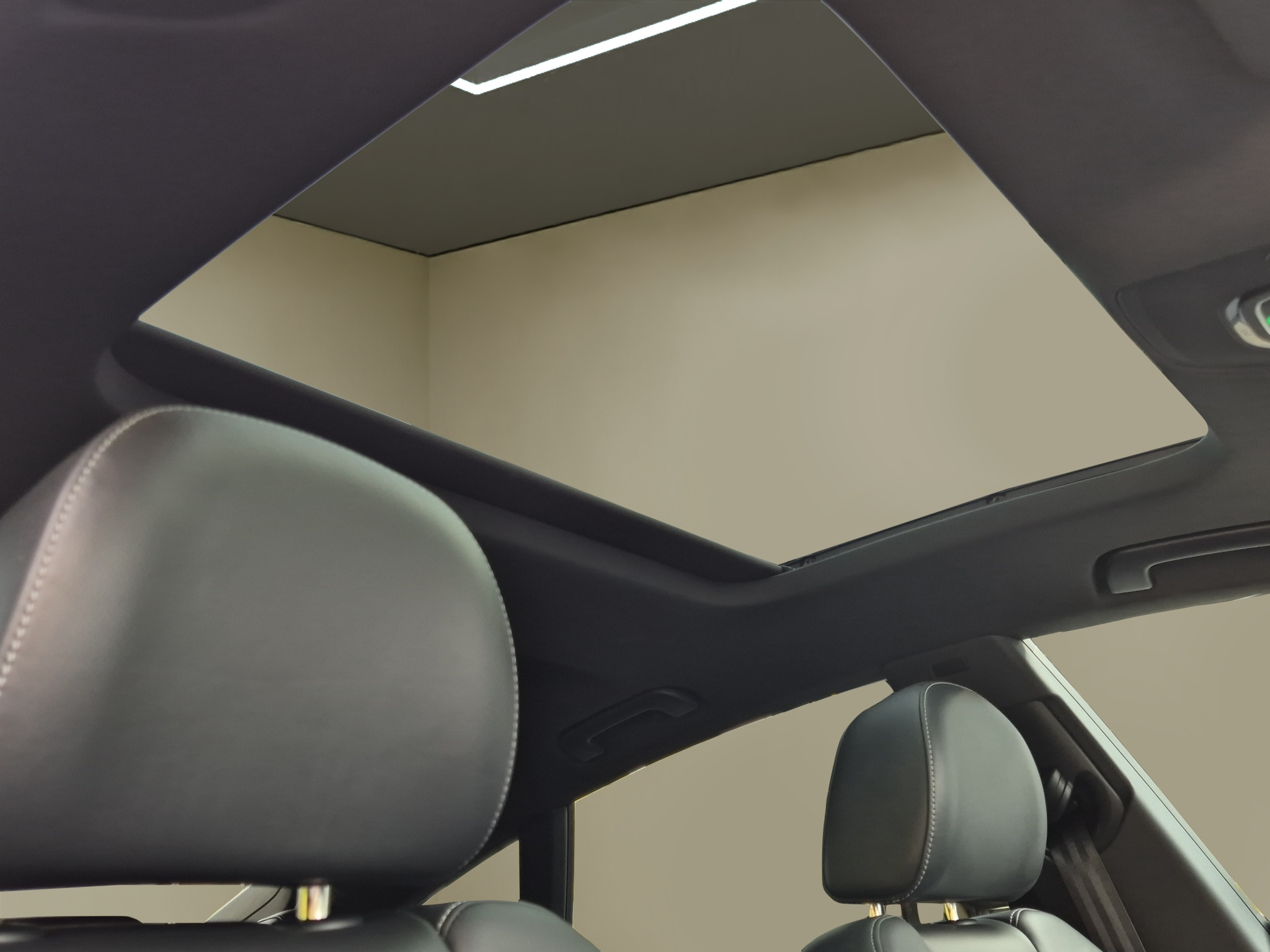 listing desktop thumbnail image 22