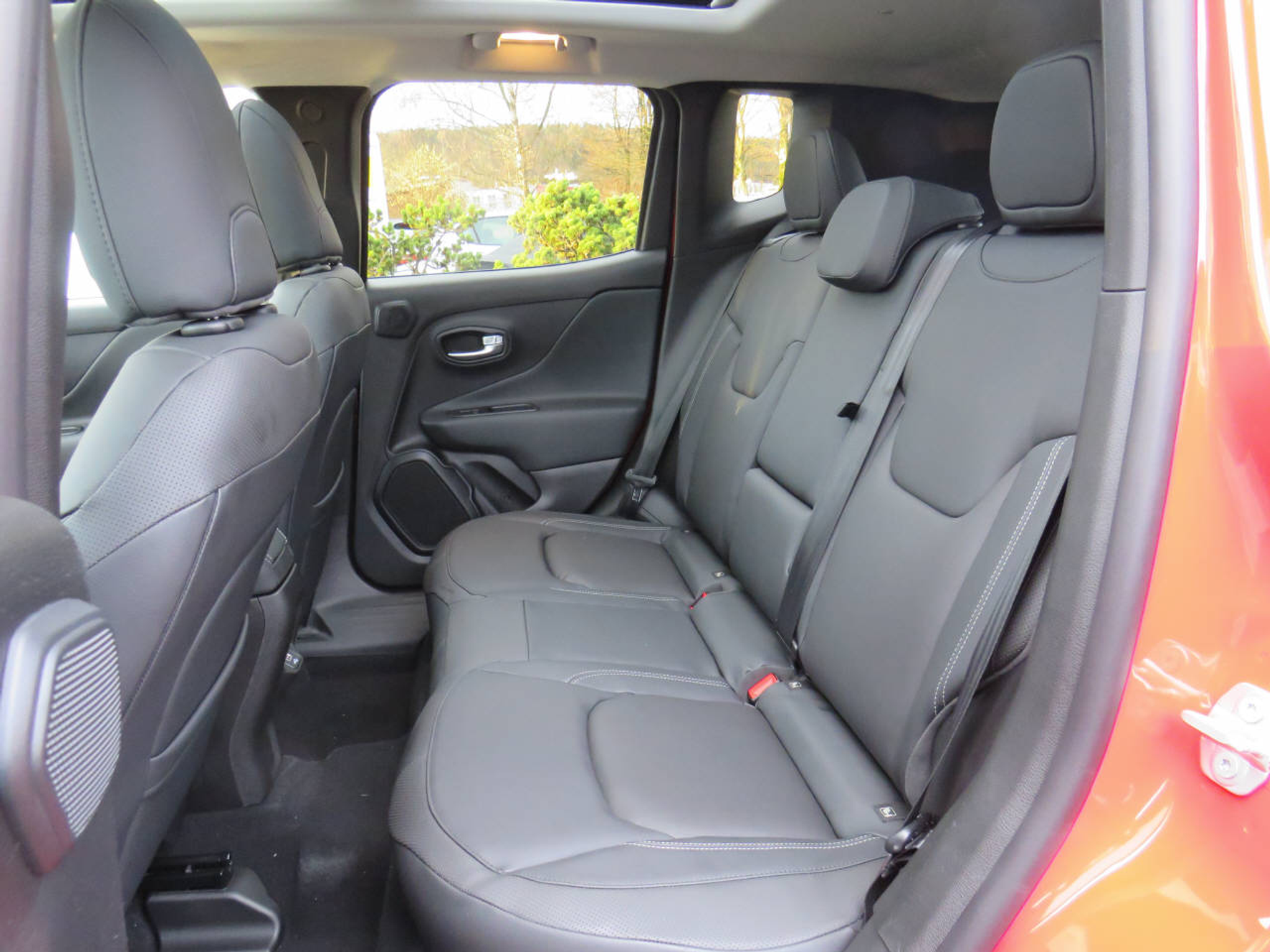 listing desktop thumbnail image 13