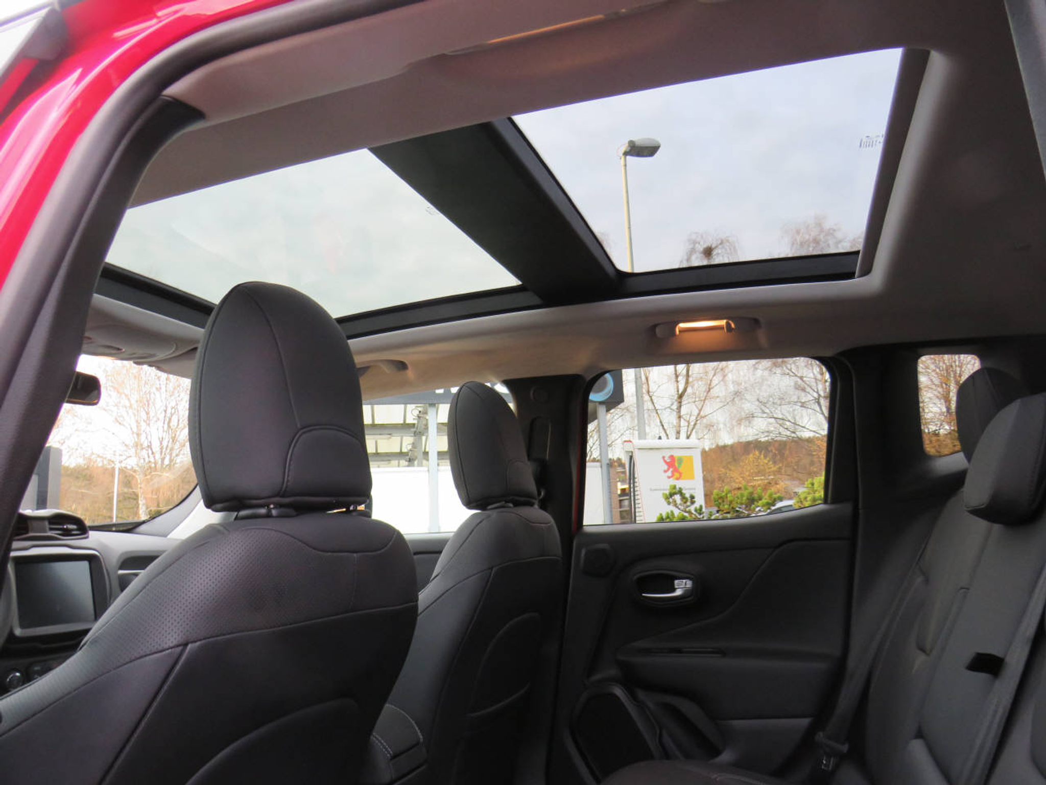 listing desktop thumbnail image 12