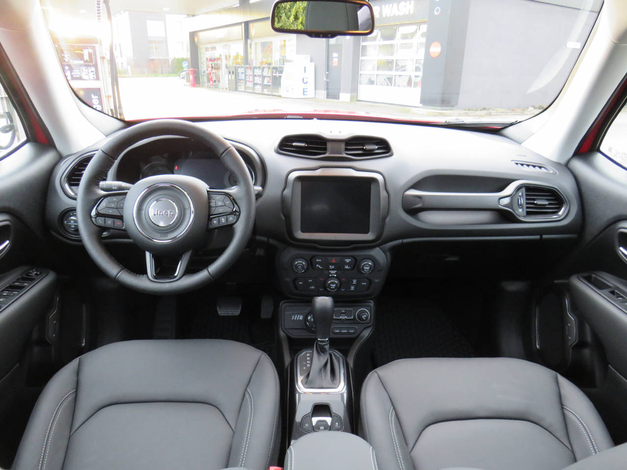 listing desktop thumbnail image 8