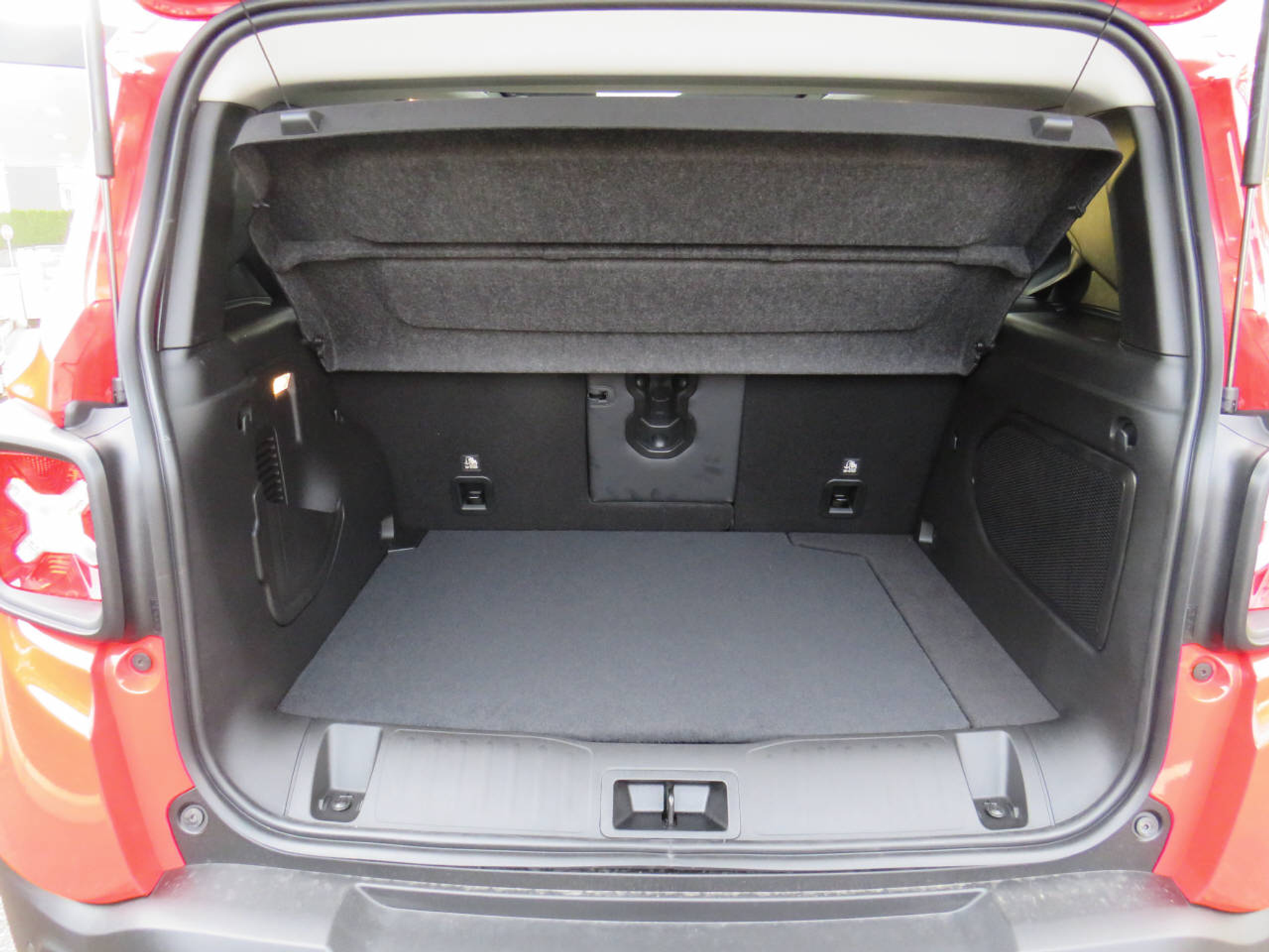 listing desktop thumbnail image 14