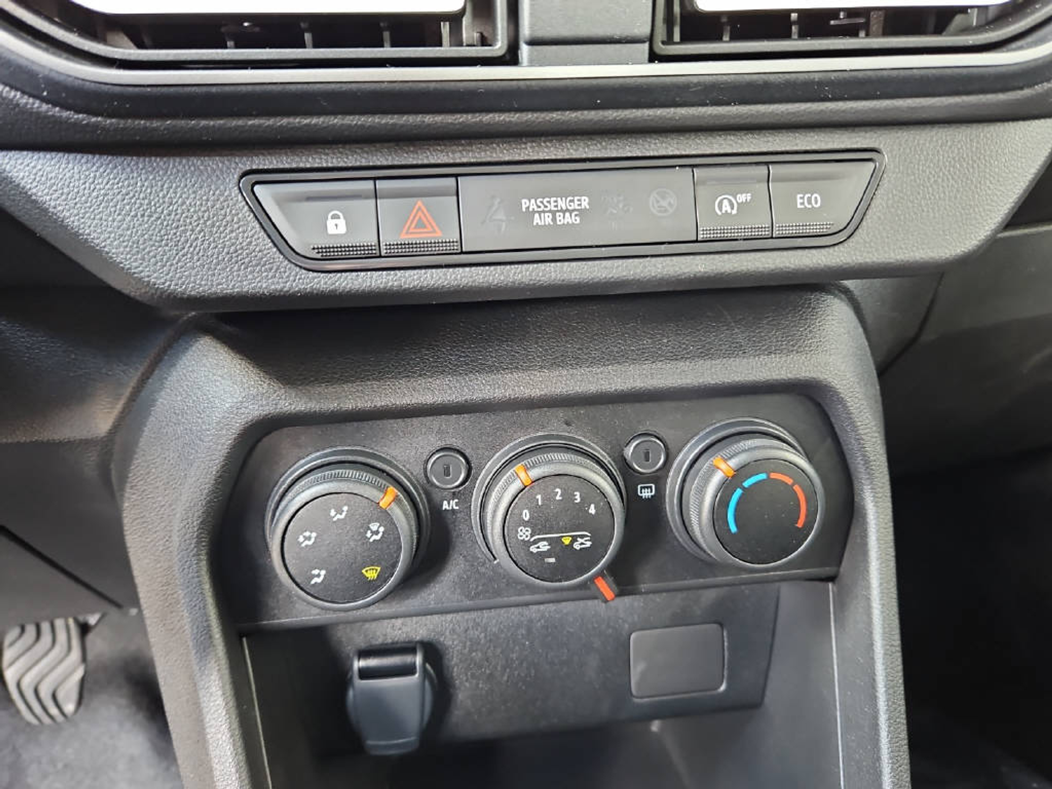 listing desktop thumbnail image 7