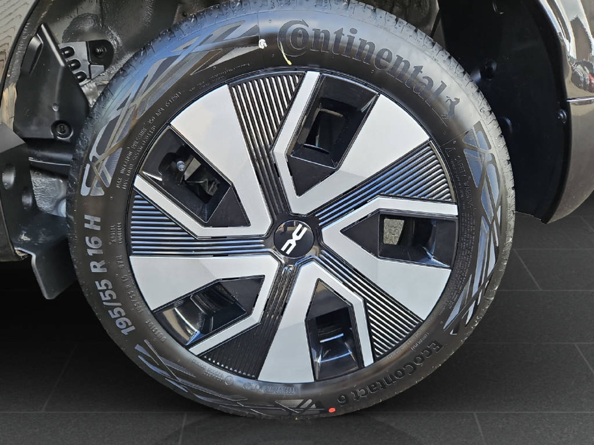 listing desktop thumbnail image 10