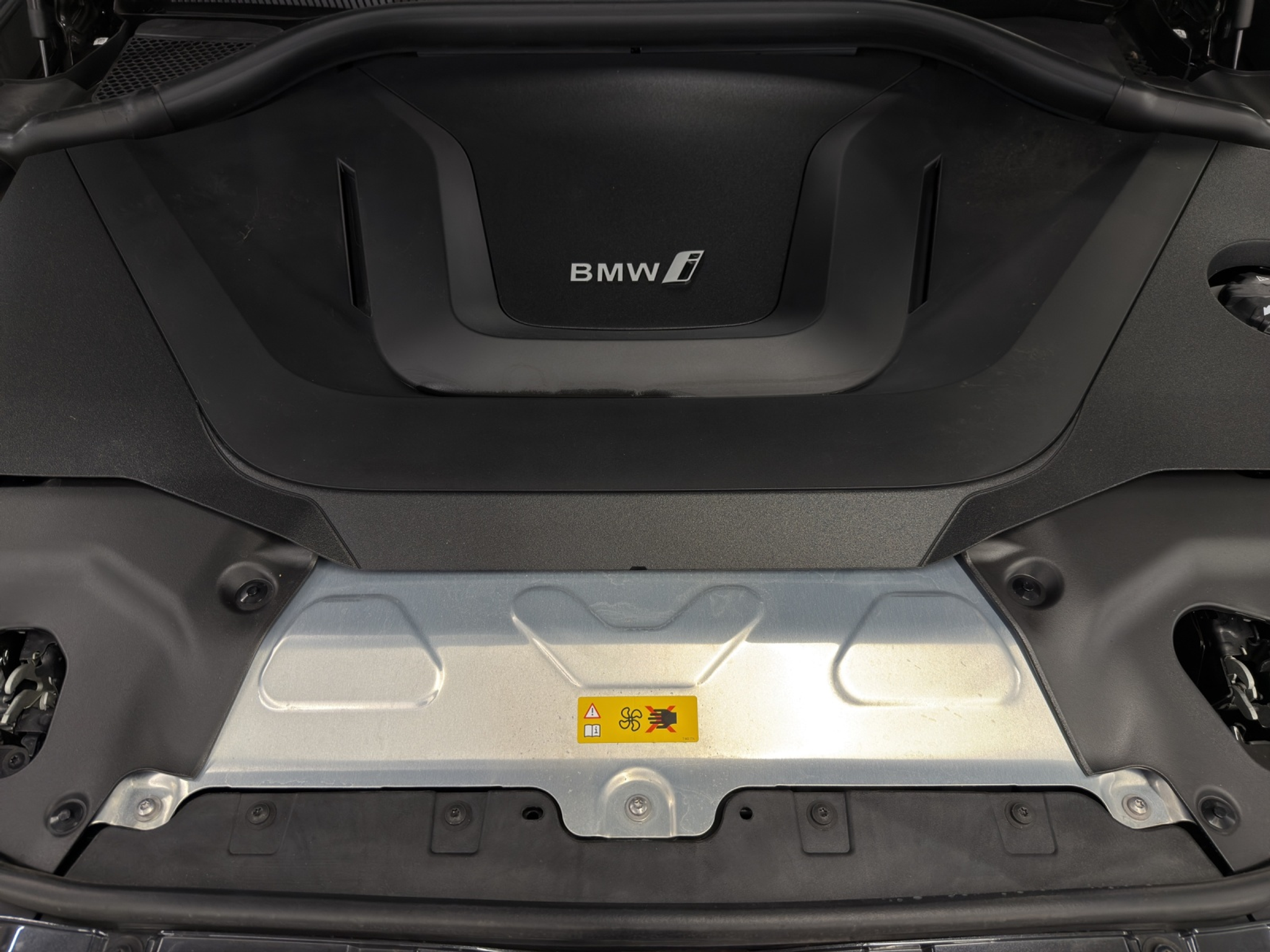 listing desktop thumbnail image 17