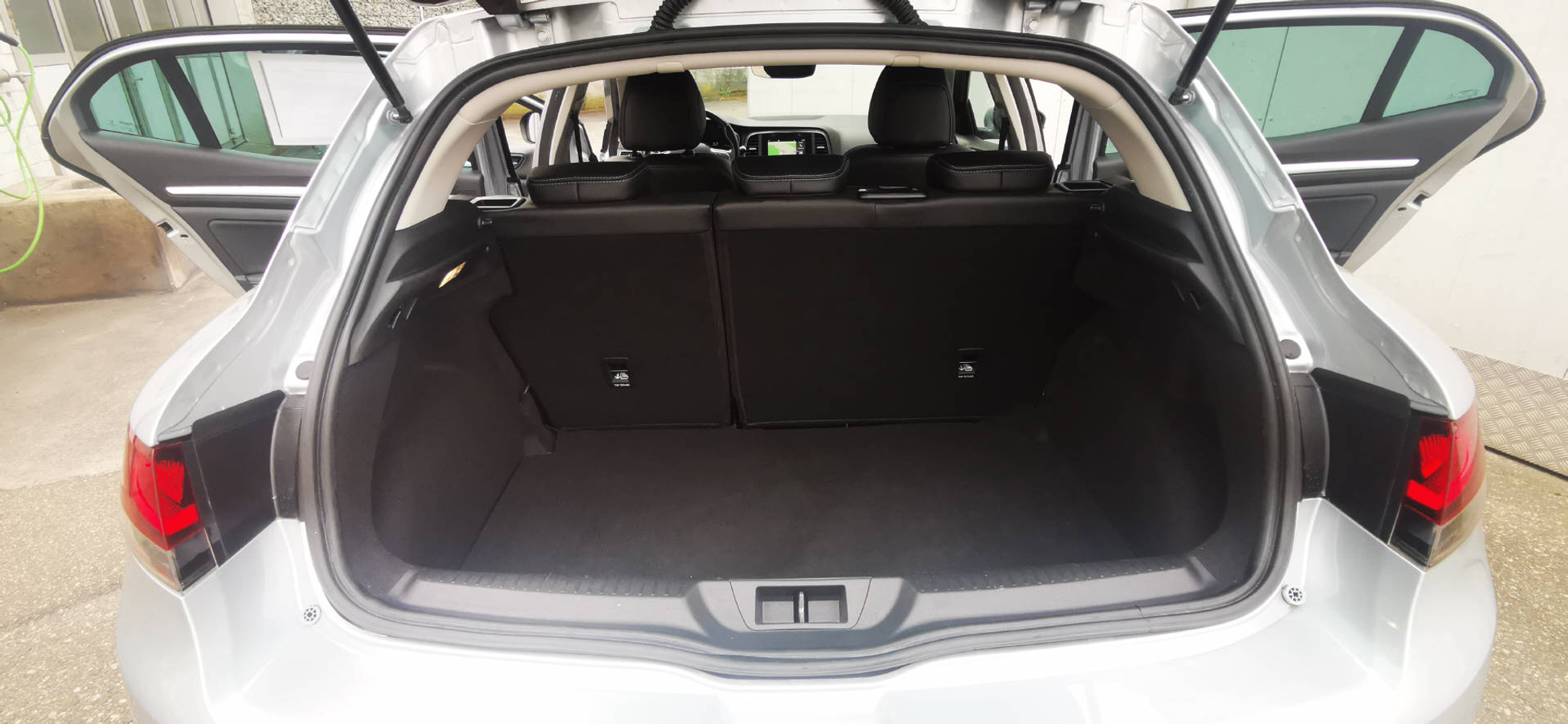 listing desktop thumbnail image 13