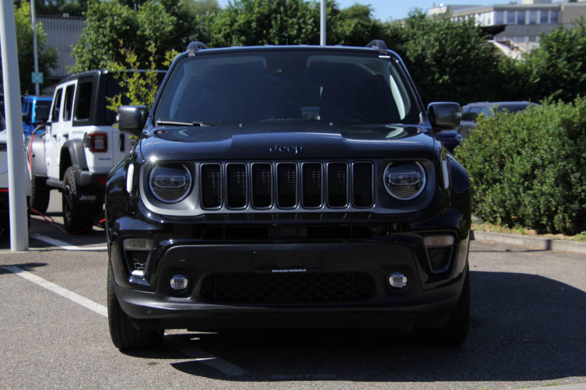 listing desktop thumbnail image 7