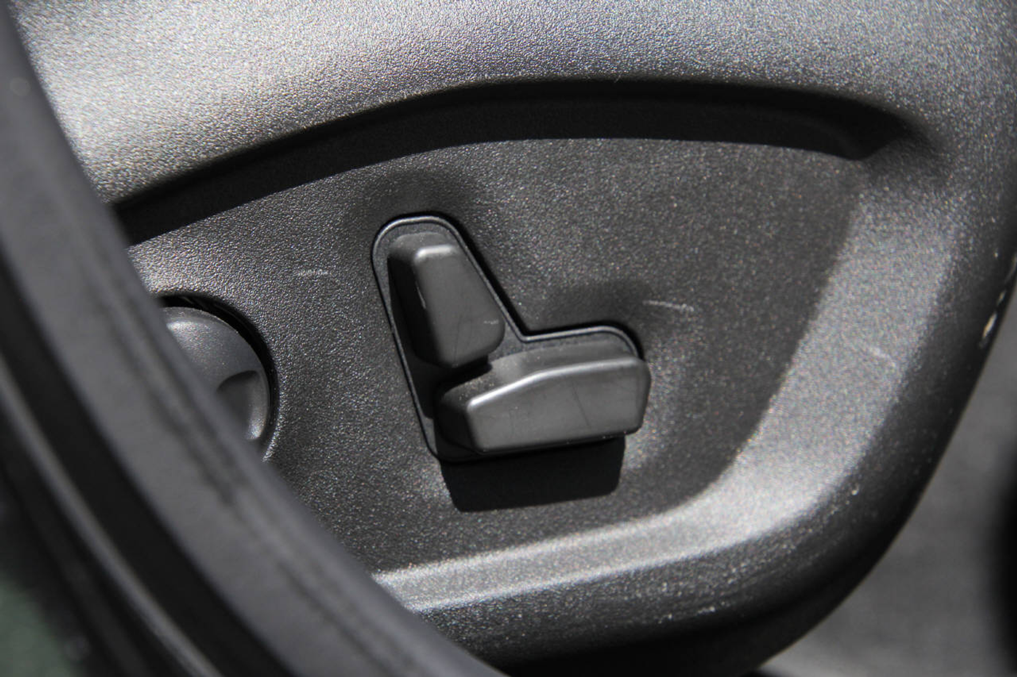 listing desktop thumbnail image 12