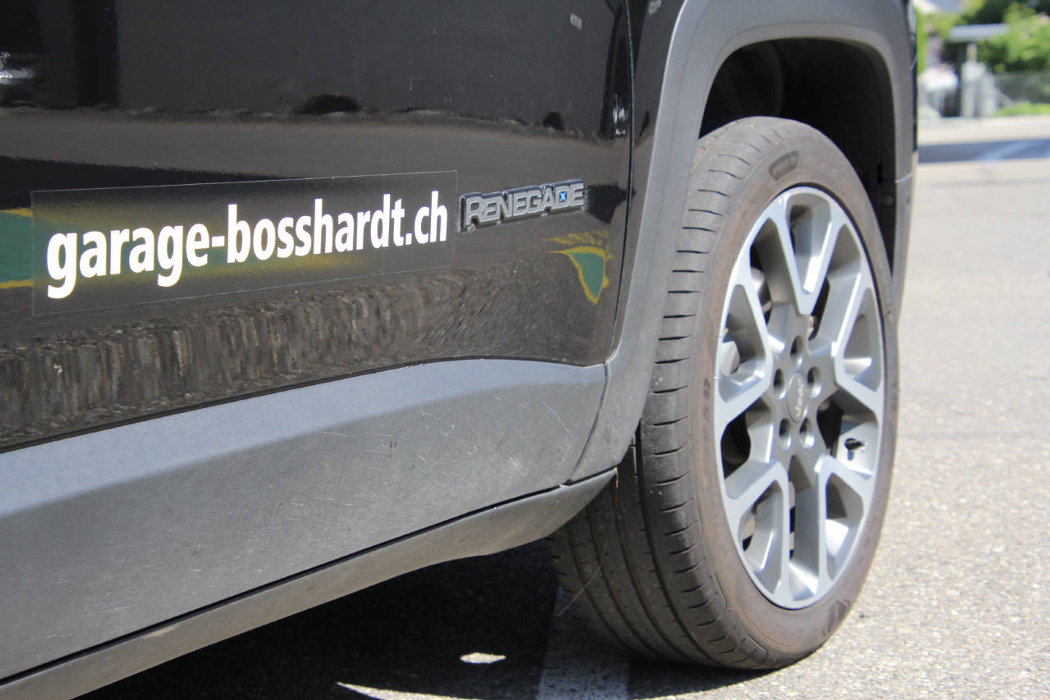 listing desktop thumbnail image 15