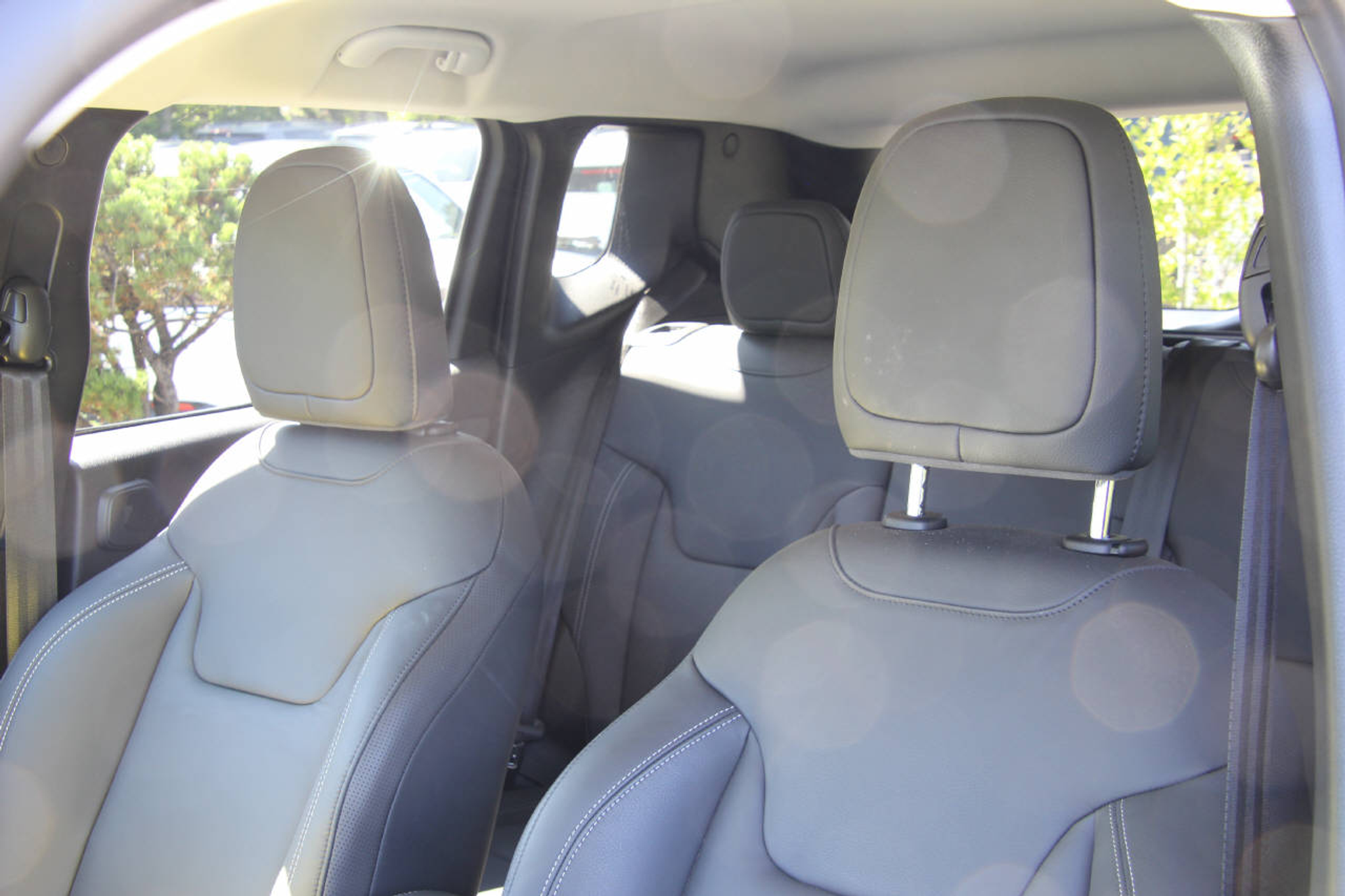 listing desktop thumbnail image 10