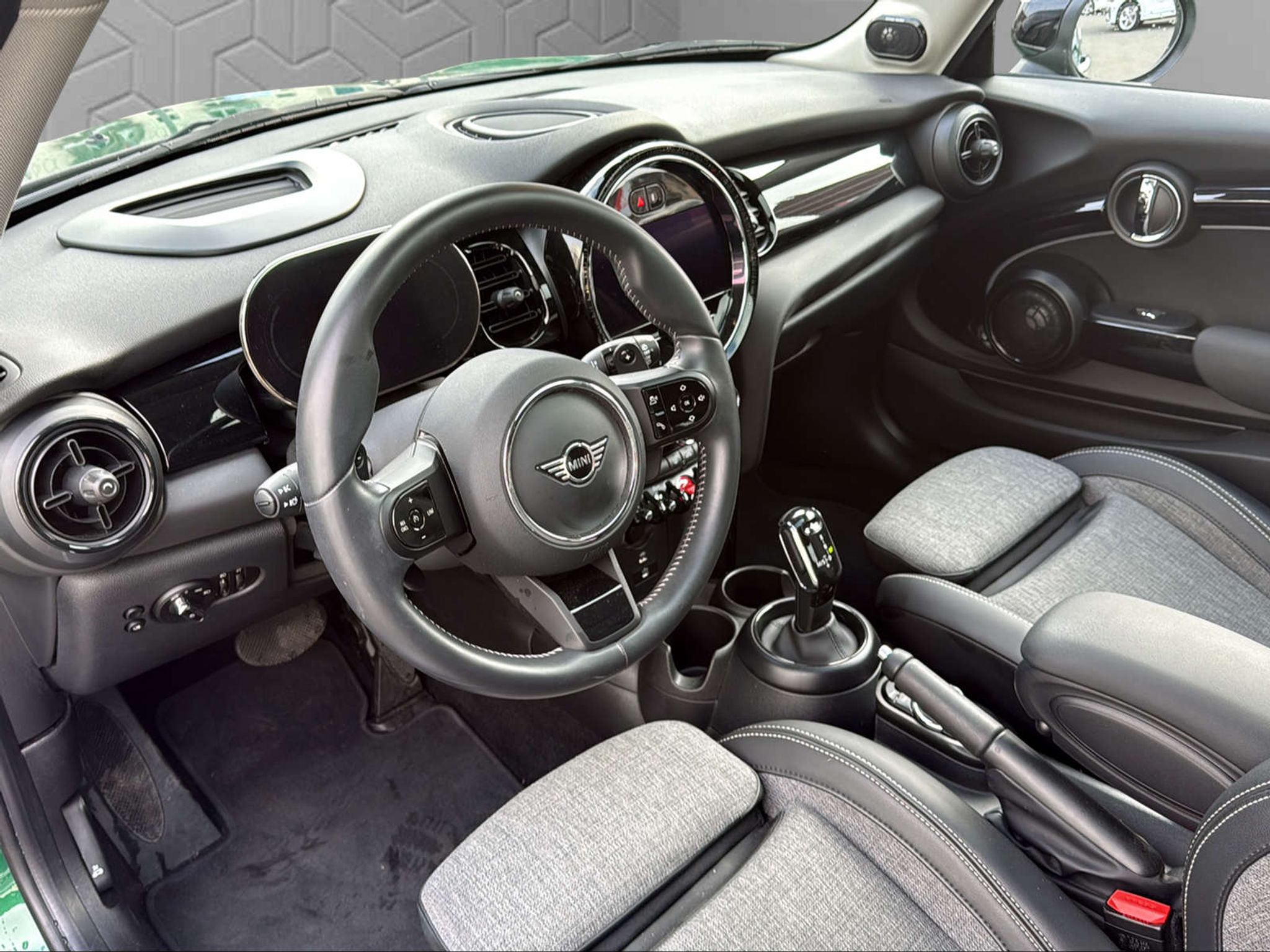 listing desktop thumbnail image 11