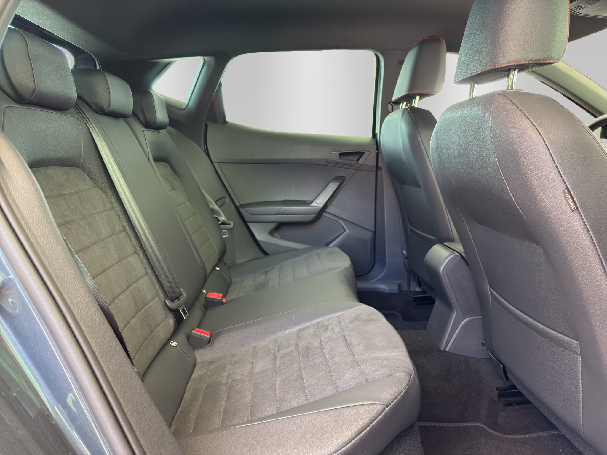 listing desktop thumbnail image 14