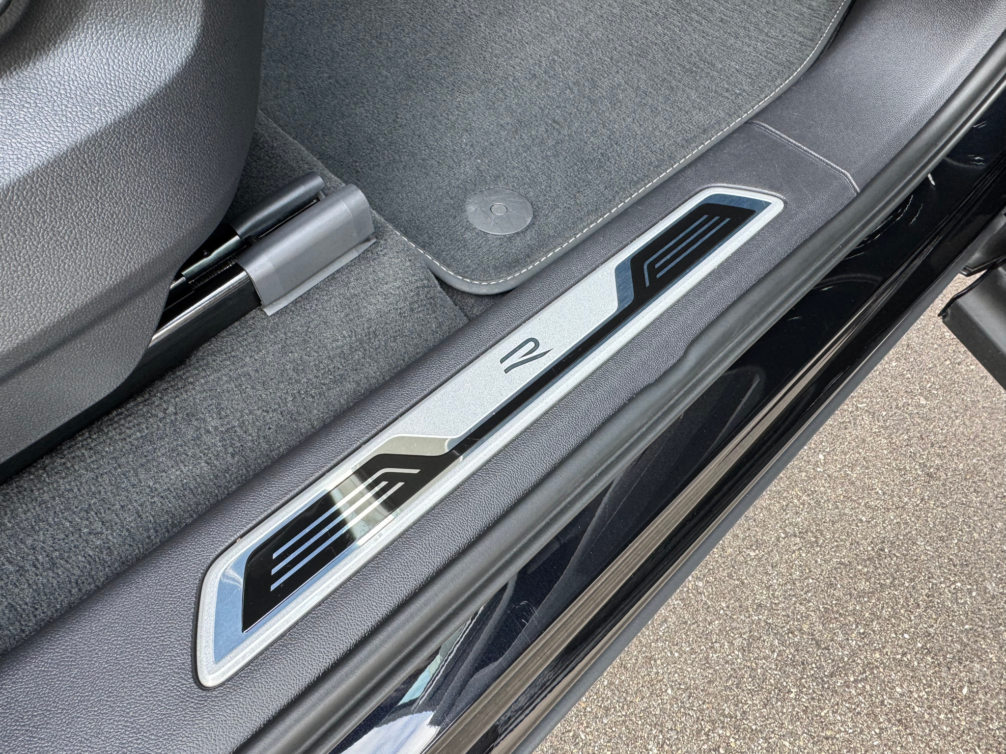 listing desktop thumbnail image 16