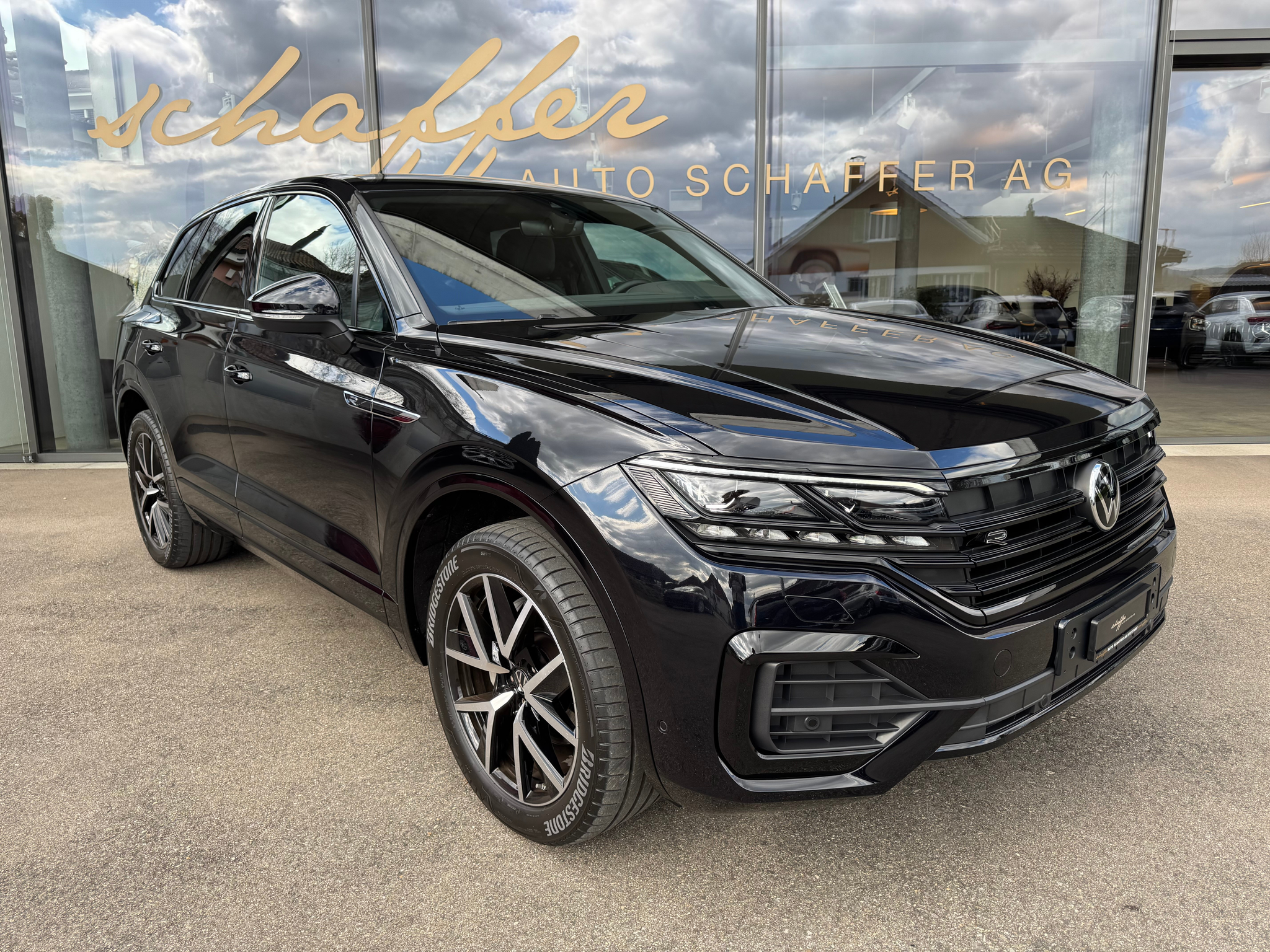 listing desktop thumbnail image 4