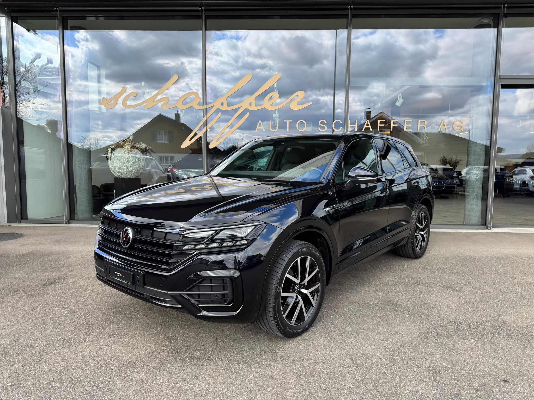 listing desktop thumbnail image 1