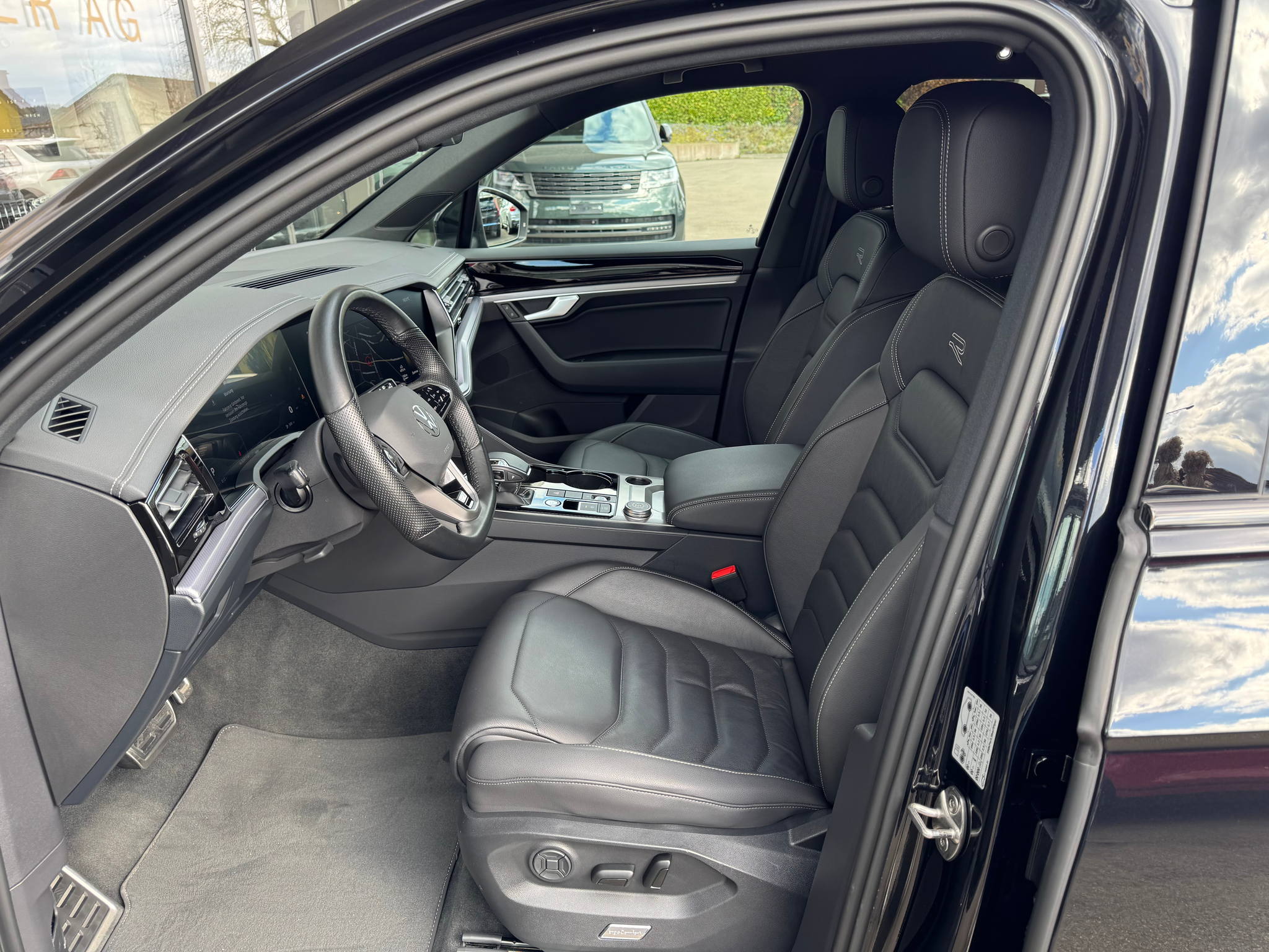 listing desktop thumbnail image 10