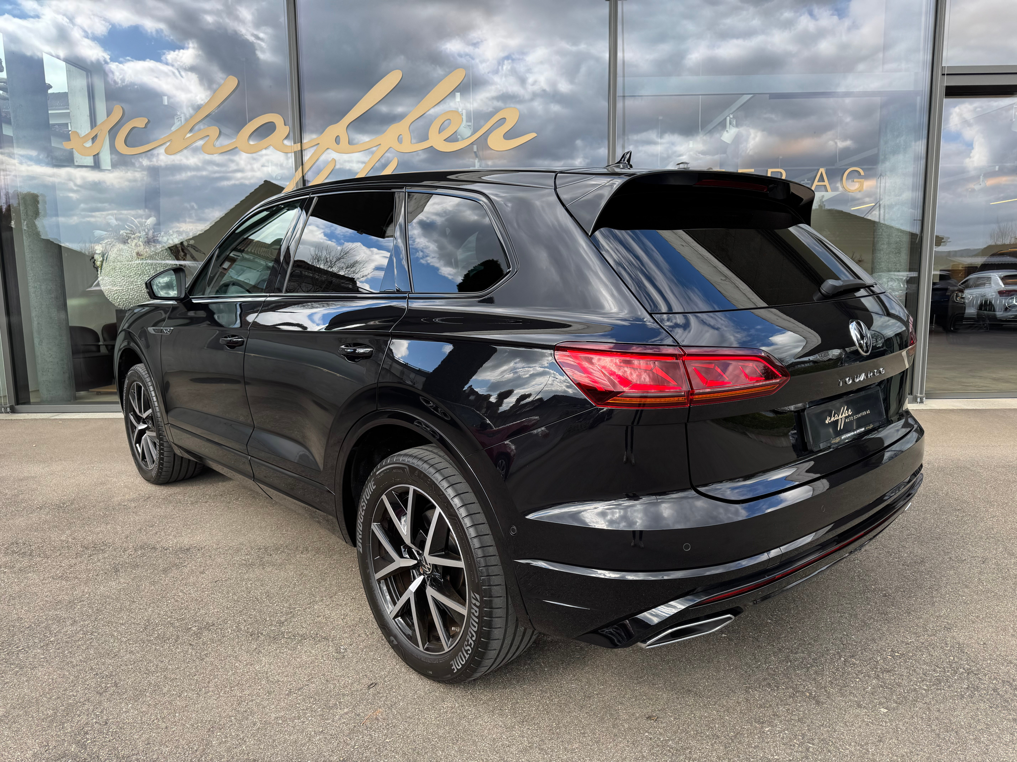 listing desktop thumbnail image 7