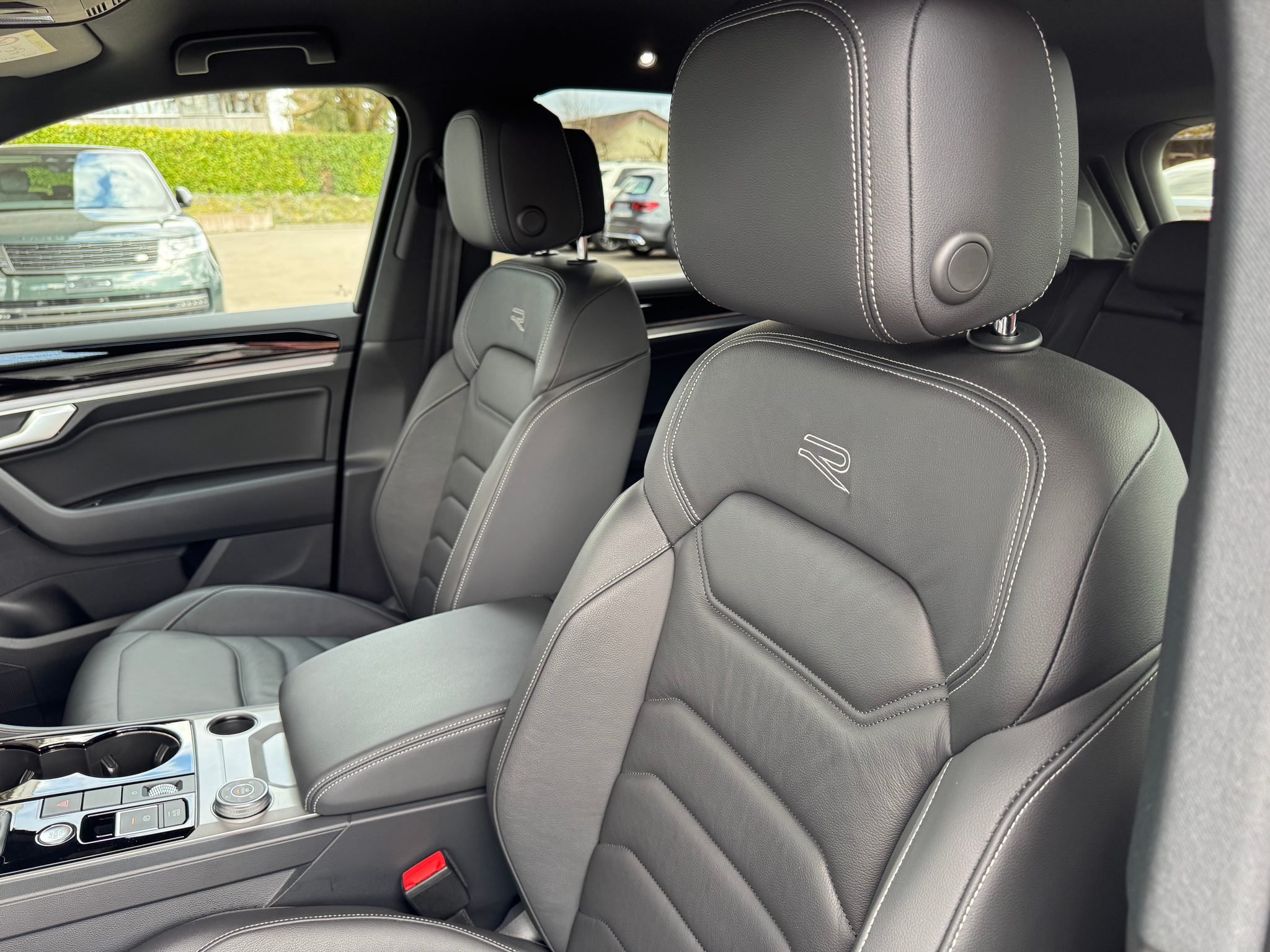 listing desktop thumbnail image 11