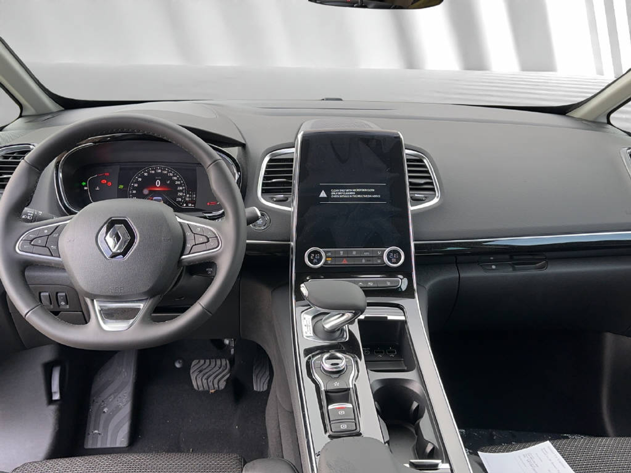 listing desktop thumbnail image 4