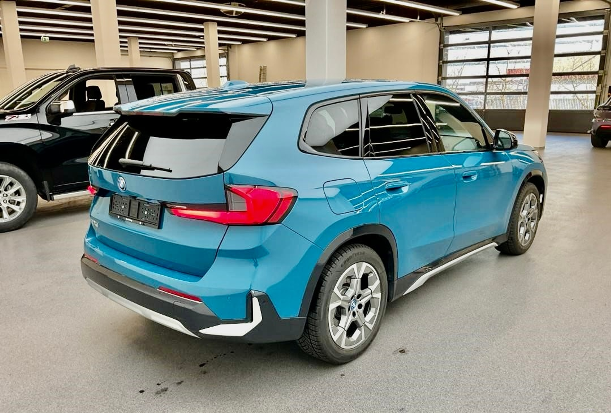 listing desktop thumbnail image 1