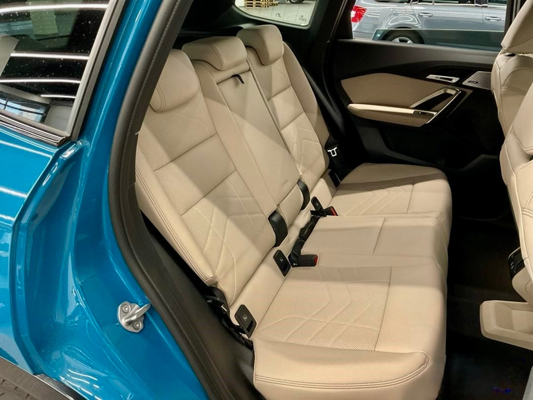 listing desktop thumbnail image 8