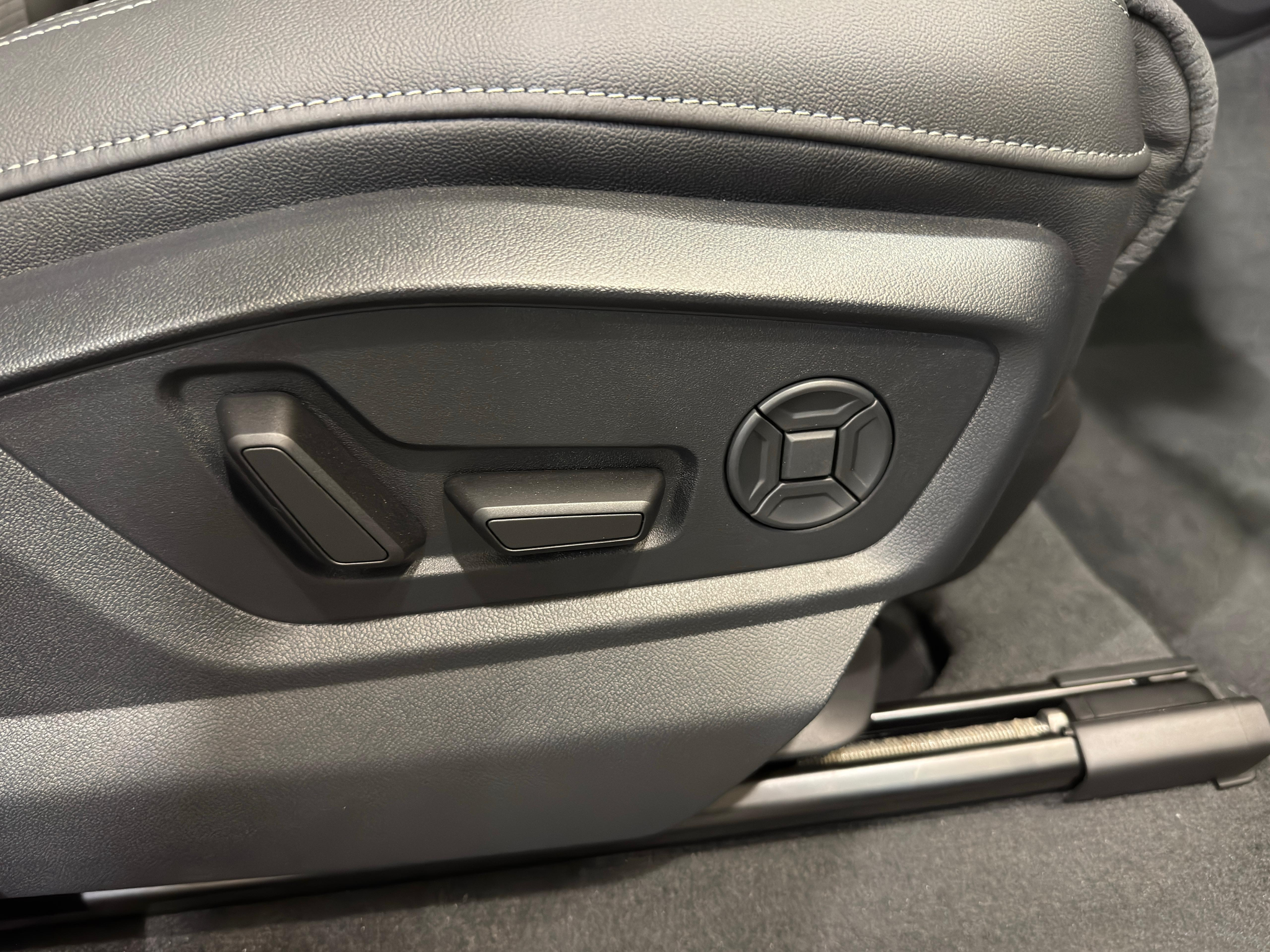 listing desktop thumbnail image 18