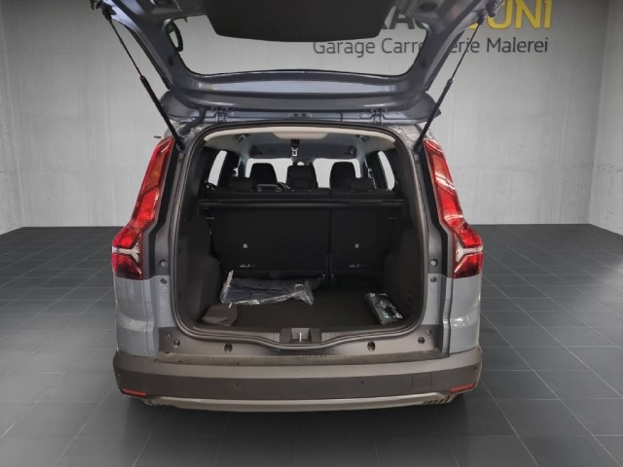 listing desktop thumbnail image 8