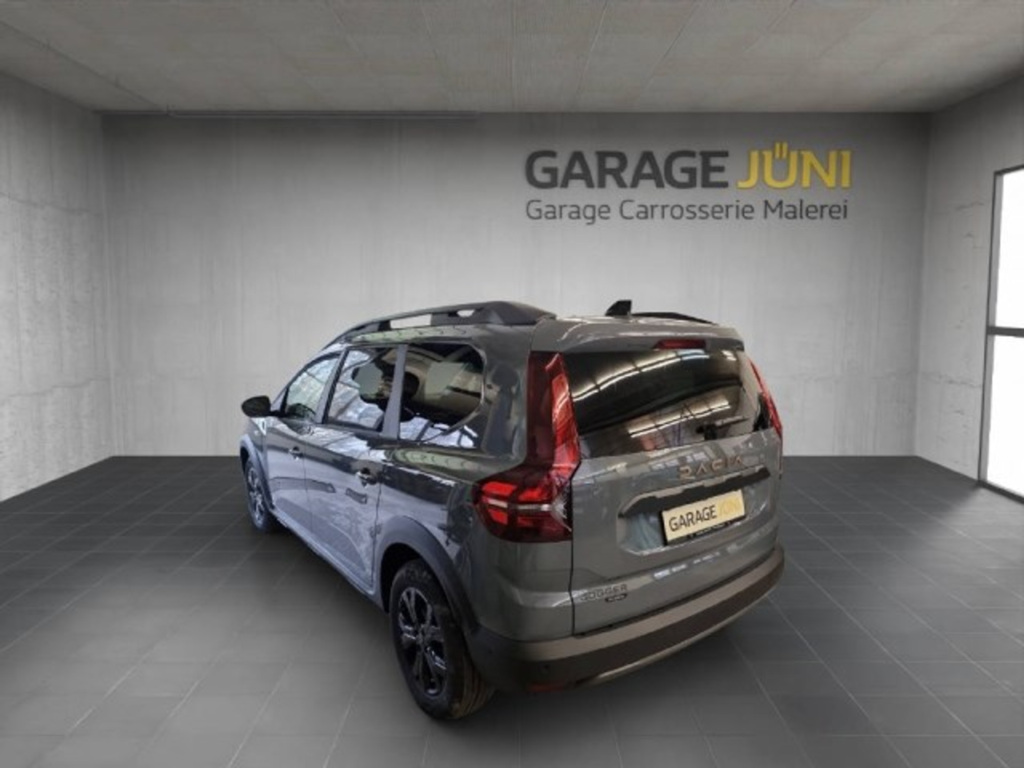 listing desktop thumbnail image 3