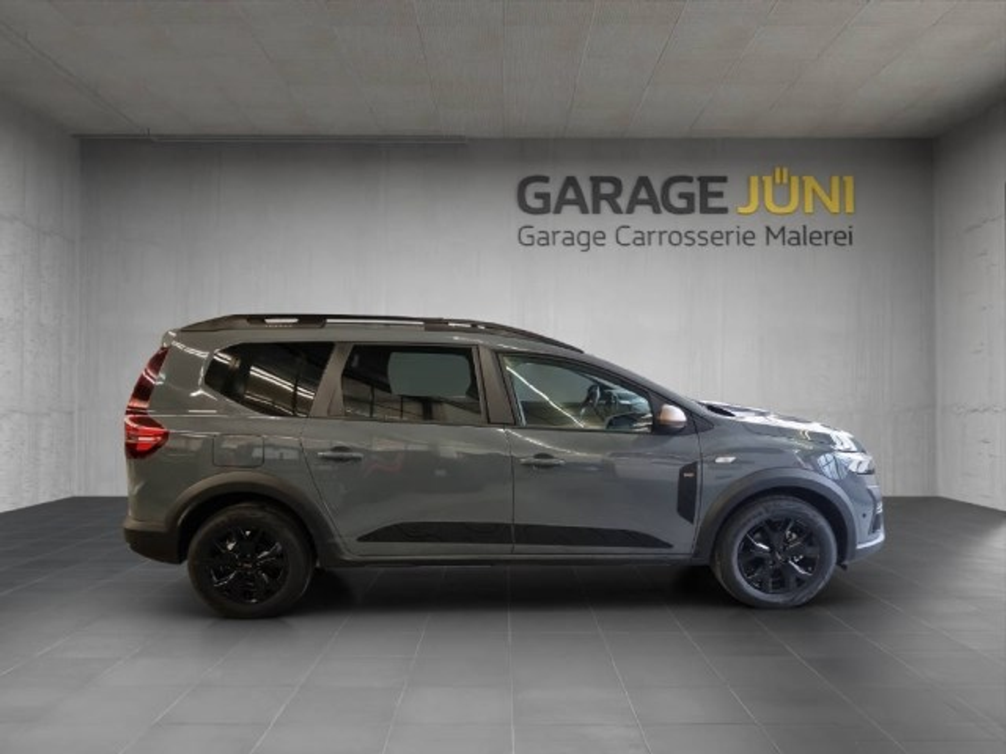 listing desktop thumbnail image 1