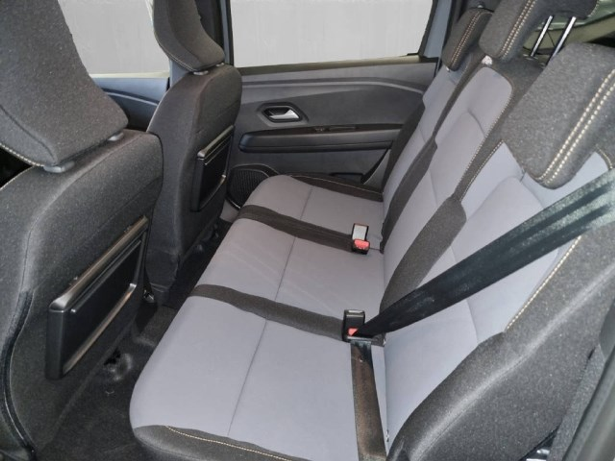 listing desktop thumbnail image 6