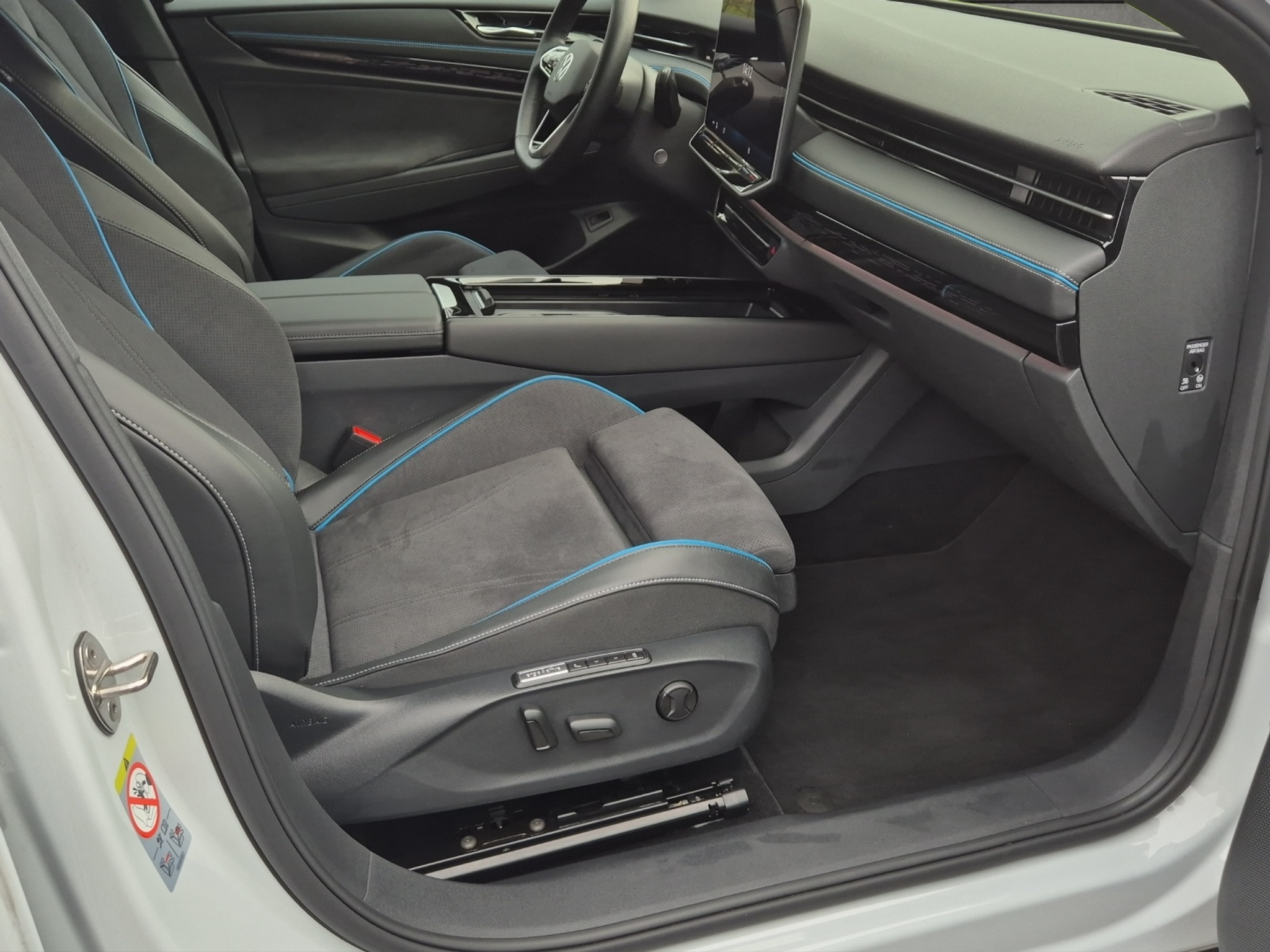 listing desktop thumbnail image 16