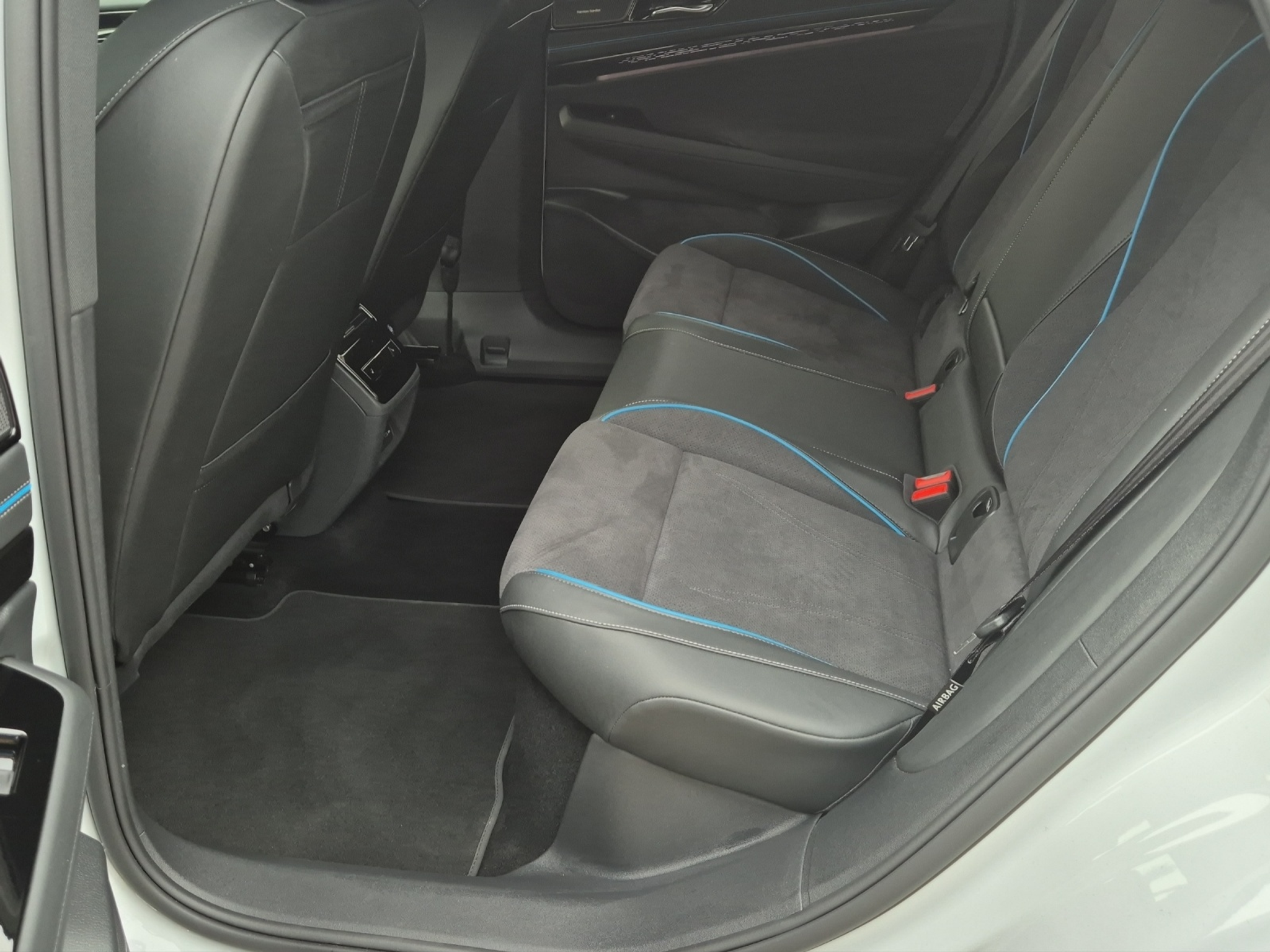 listing desktop thumbnail image 13