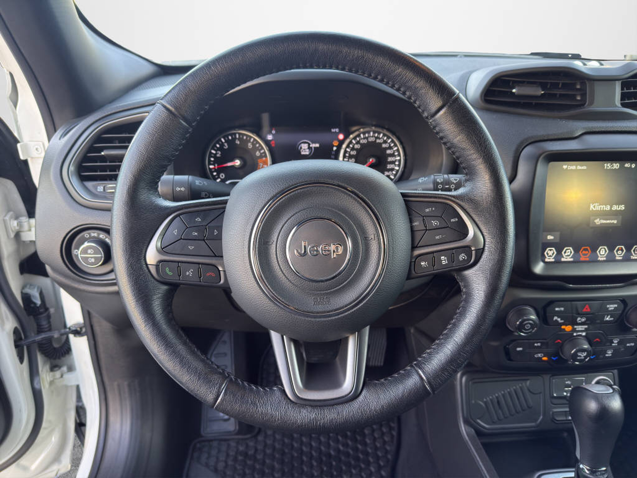 listing desktop thumbnail image 9