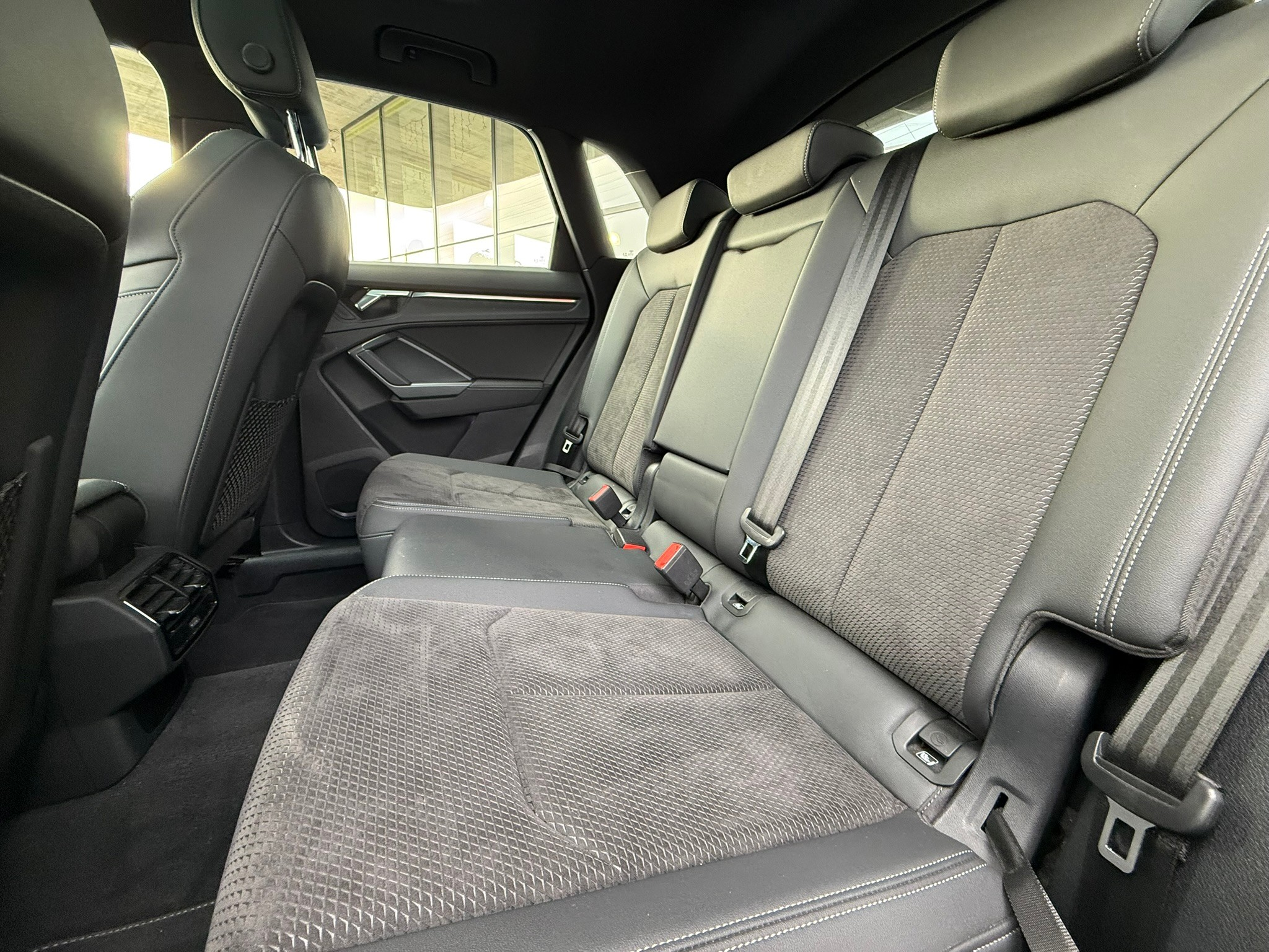 listing desktop thumbnail image 7