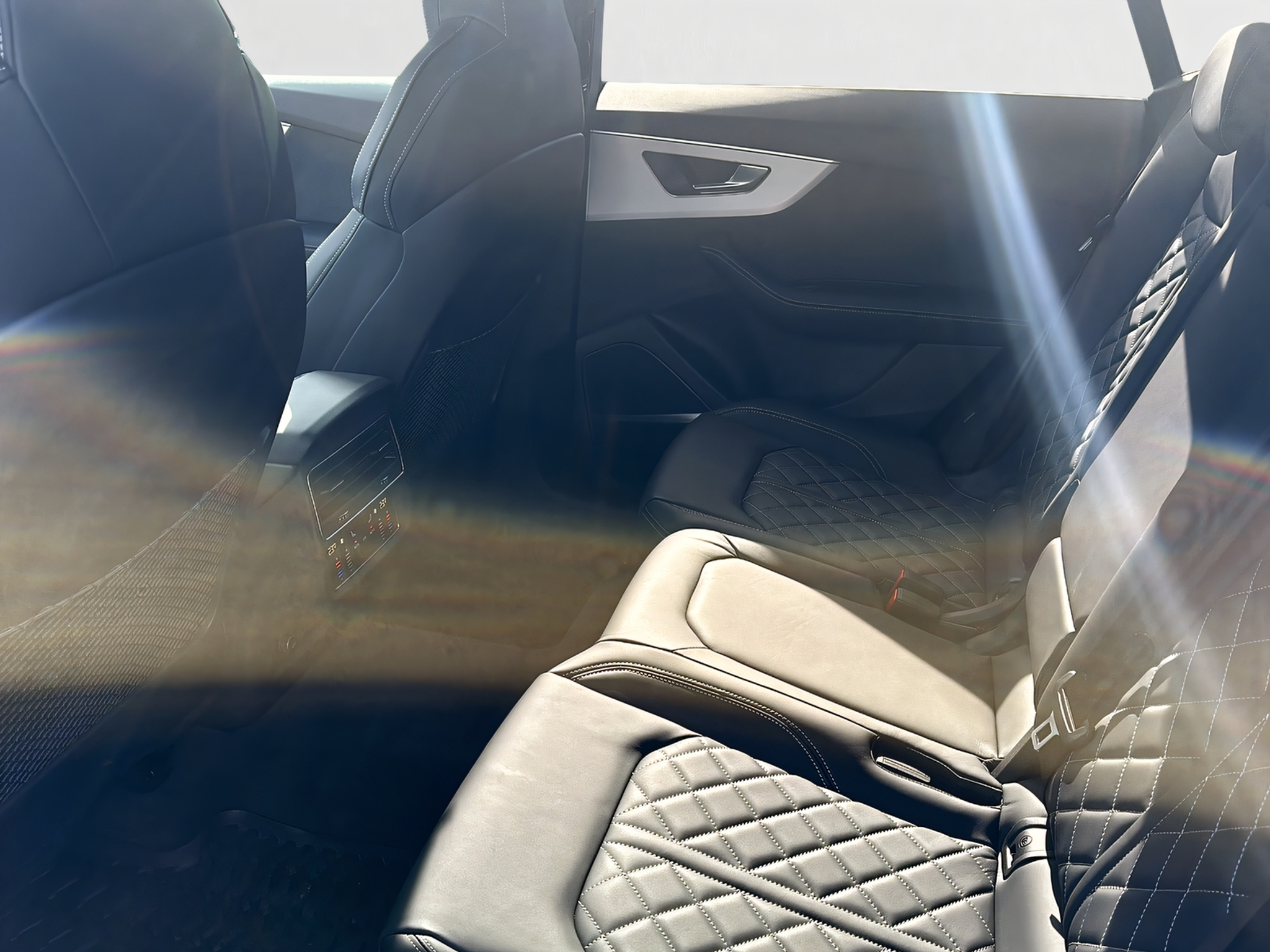 listing desktop thumbnail image 7