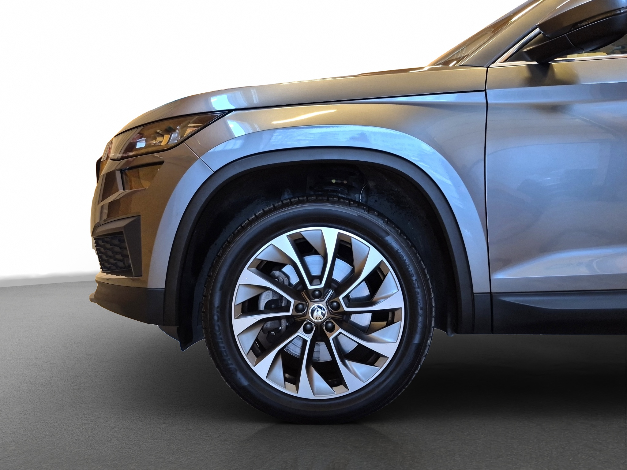 listing desktop thumbnail image 3