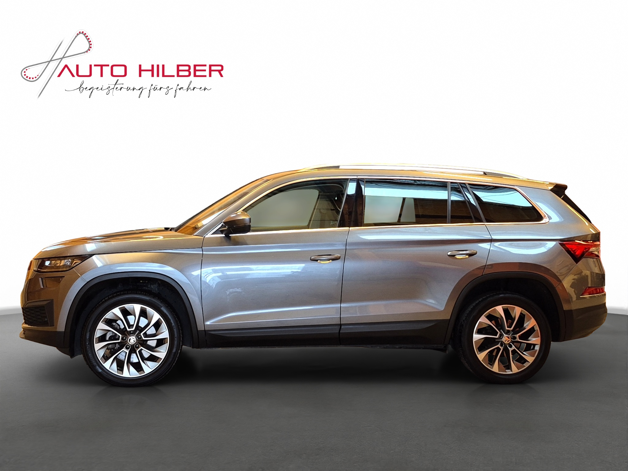 listing desktop thumbnail image 2