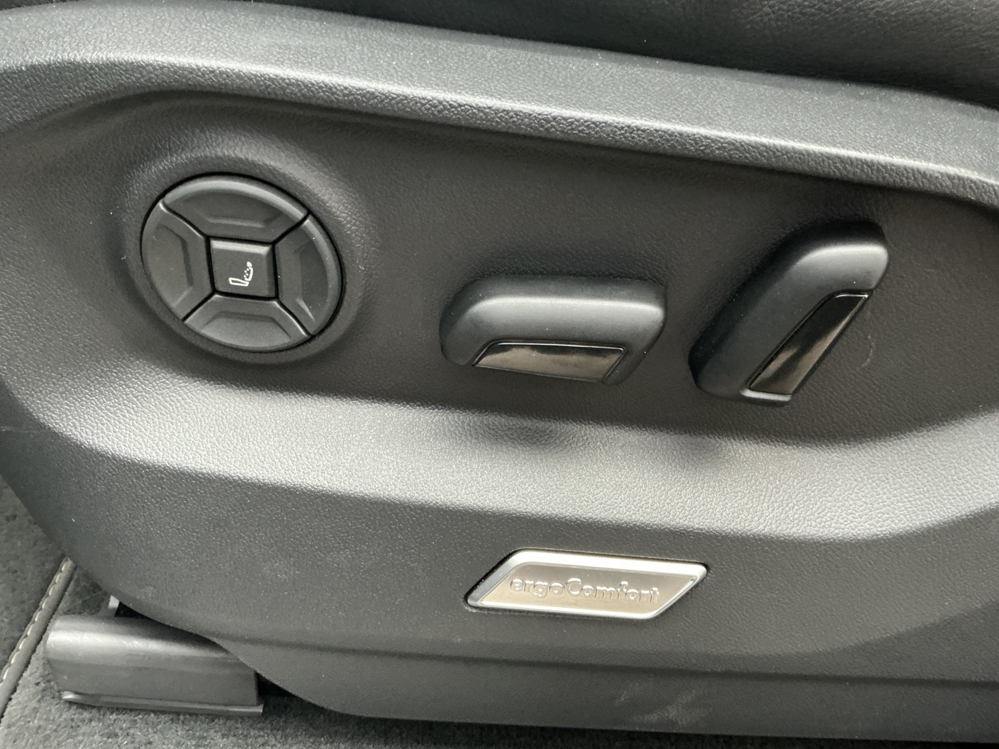 listing desktop thumbnail image 25