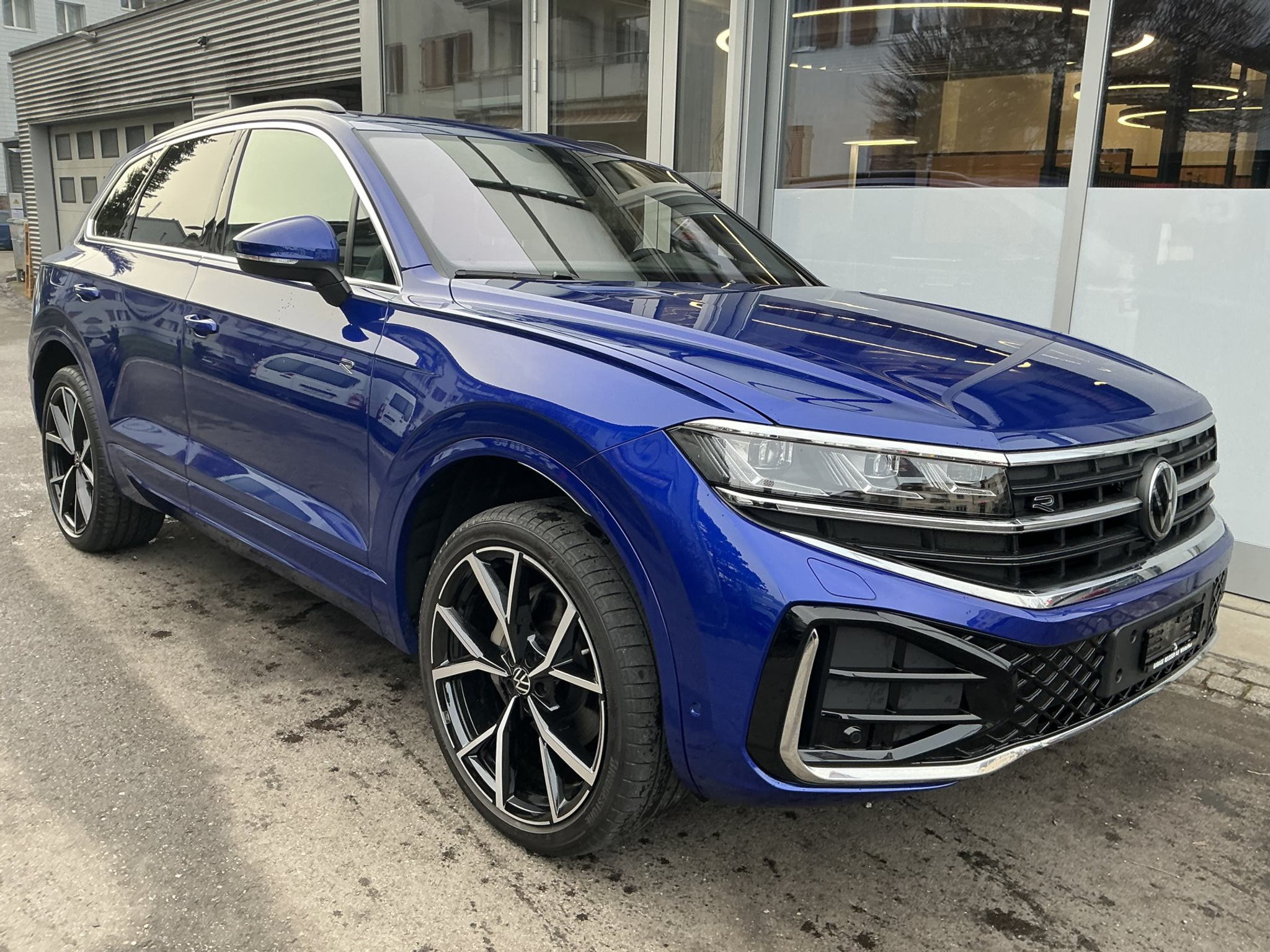 listing desktop thumbnail image 2