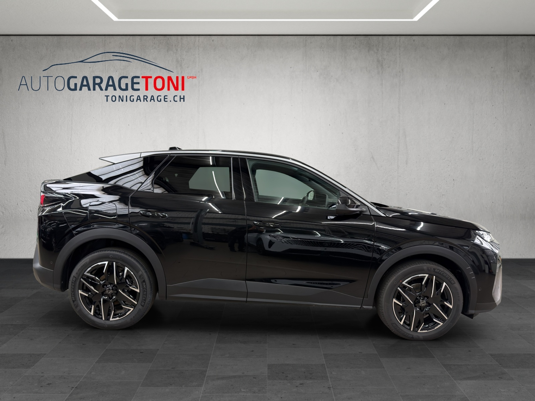 listing desktop thumbnail image 4