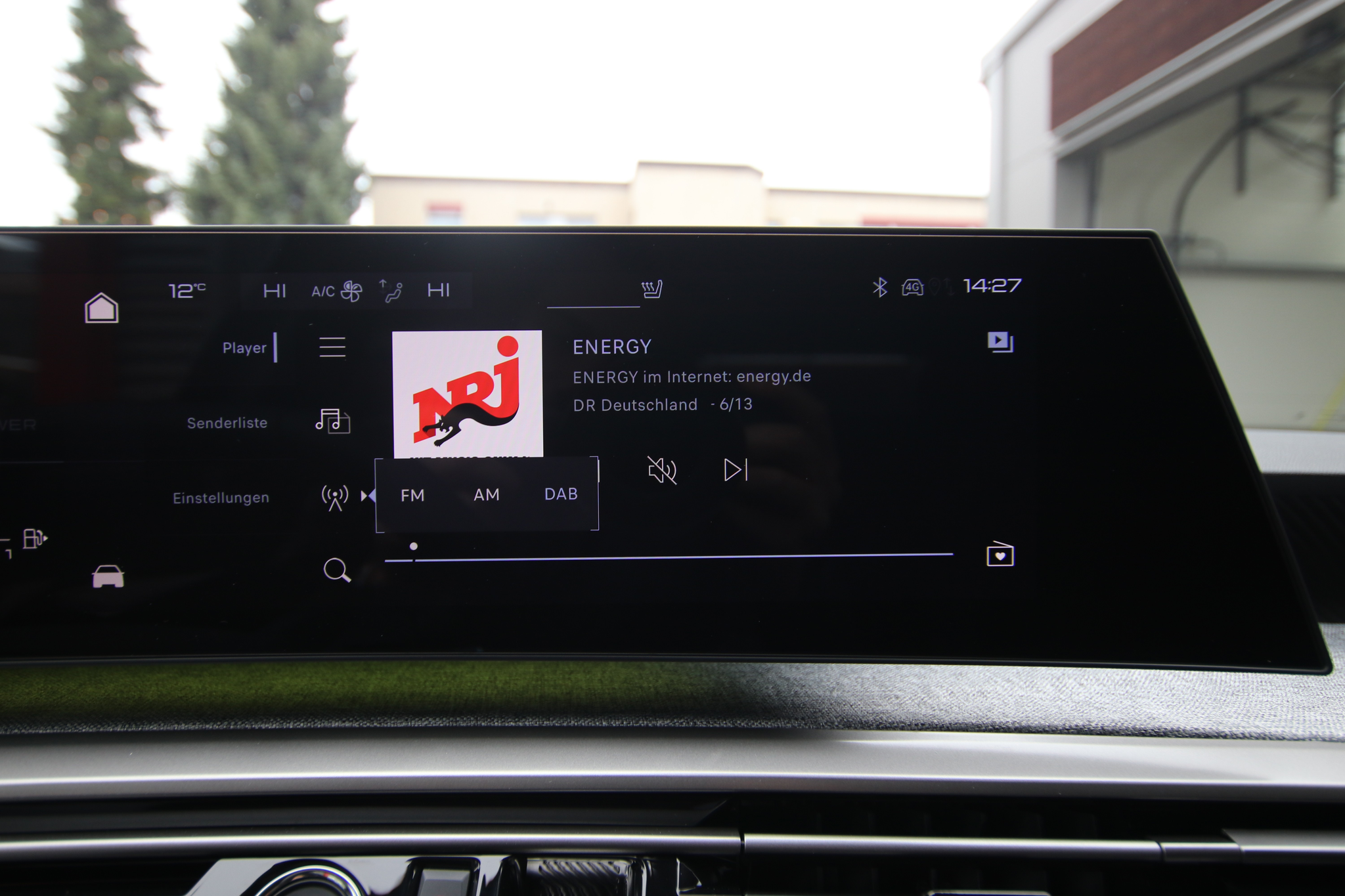 listing desktop thumbnail image 19