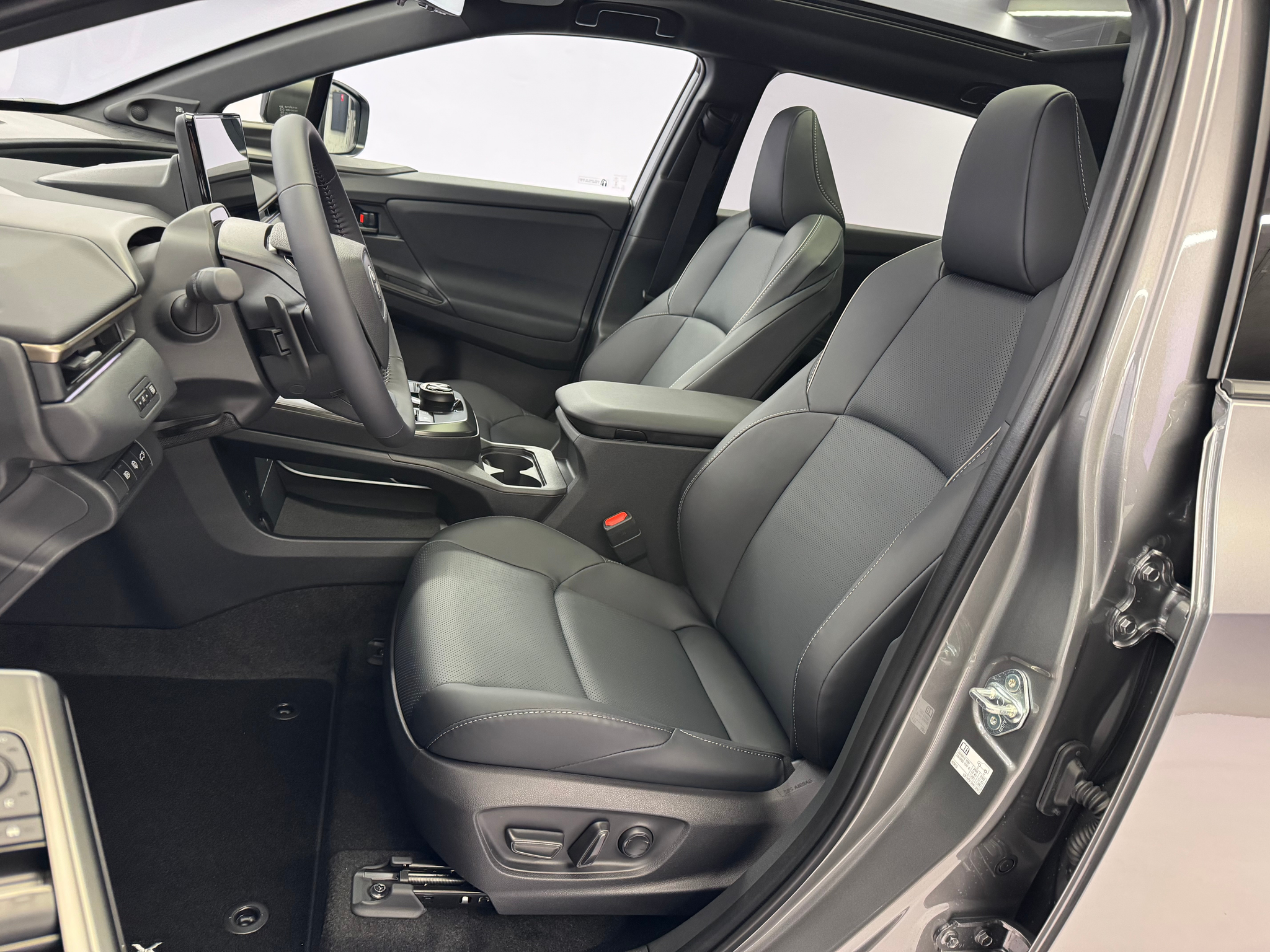 listing desktop thumbnail image 8