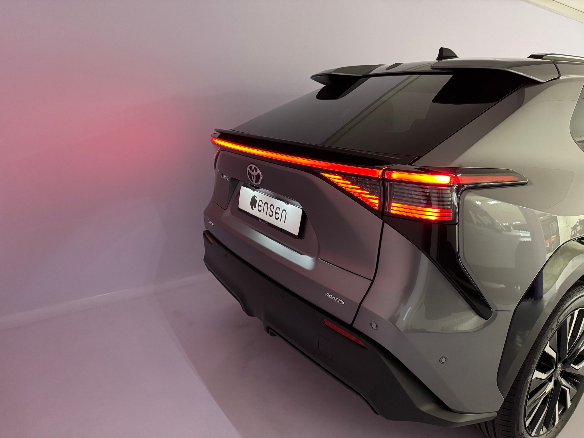 listing desktop thumbnail image 18