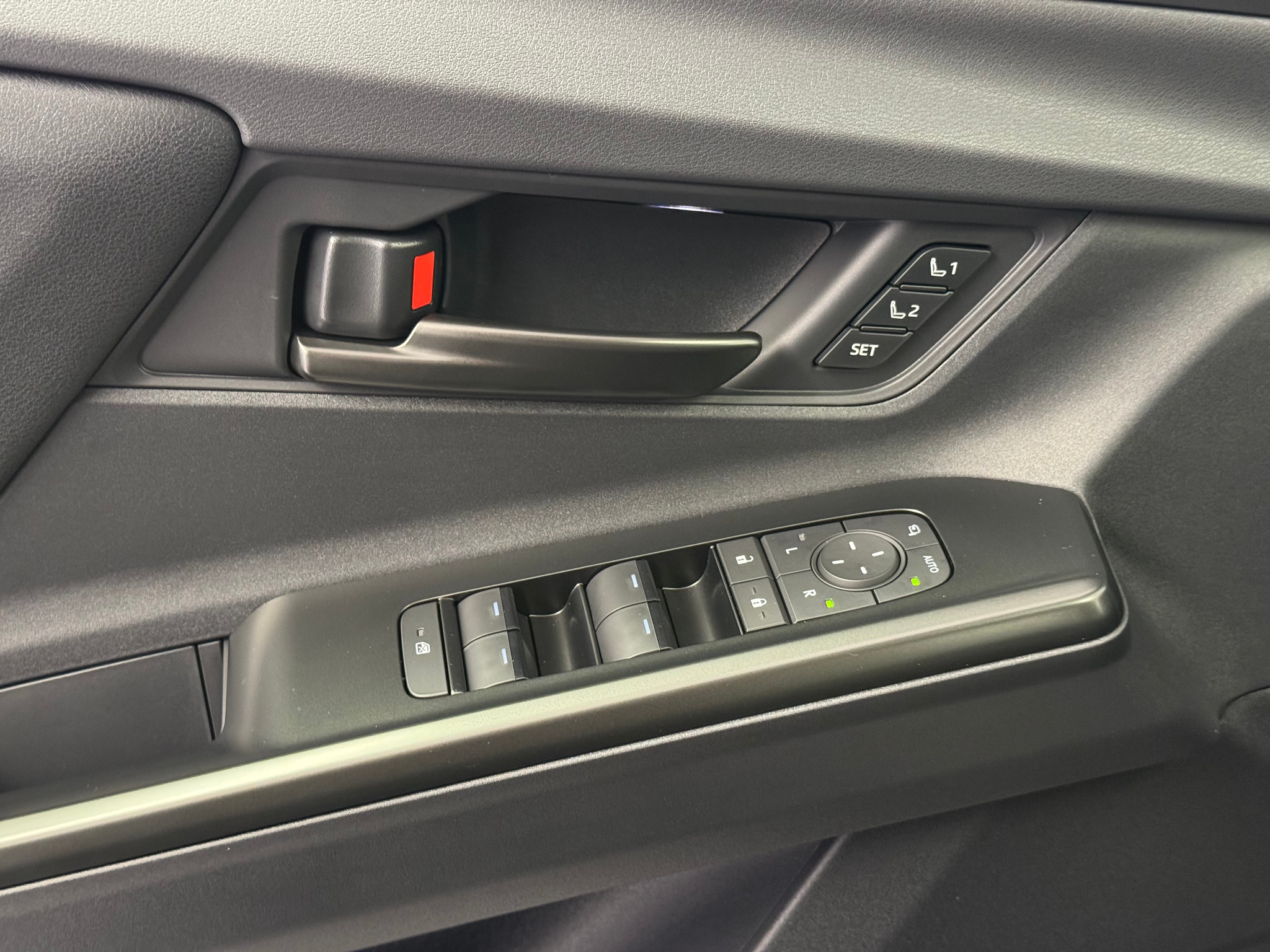 listing desktop thumbnail image 14