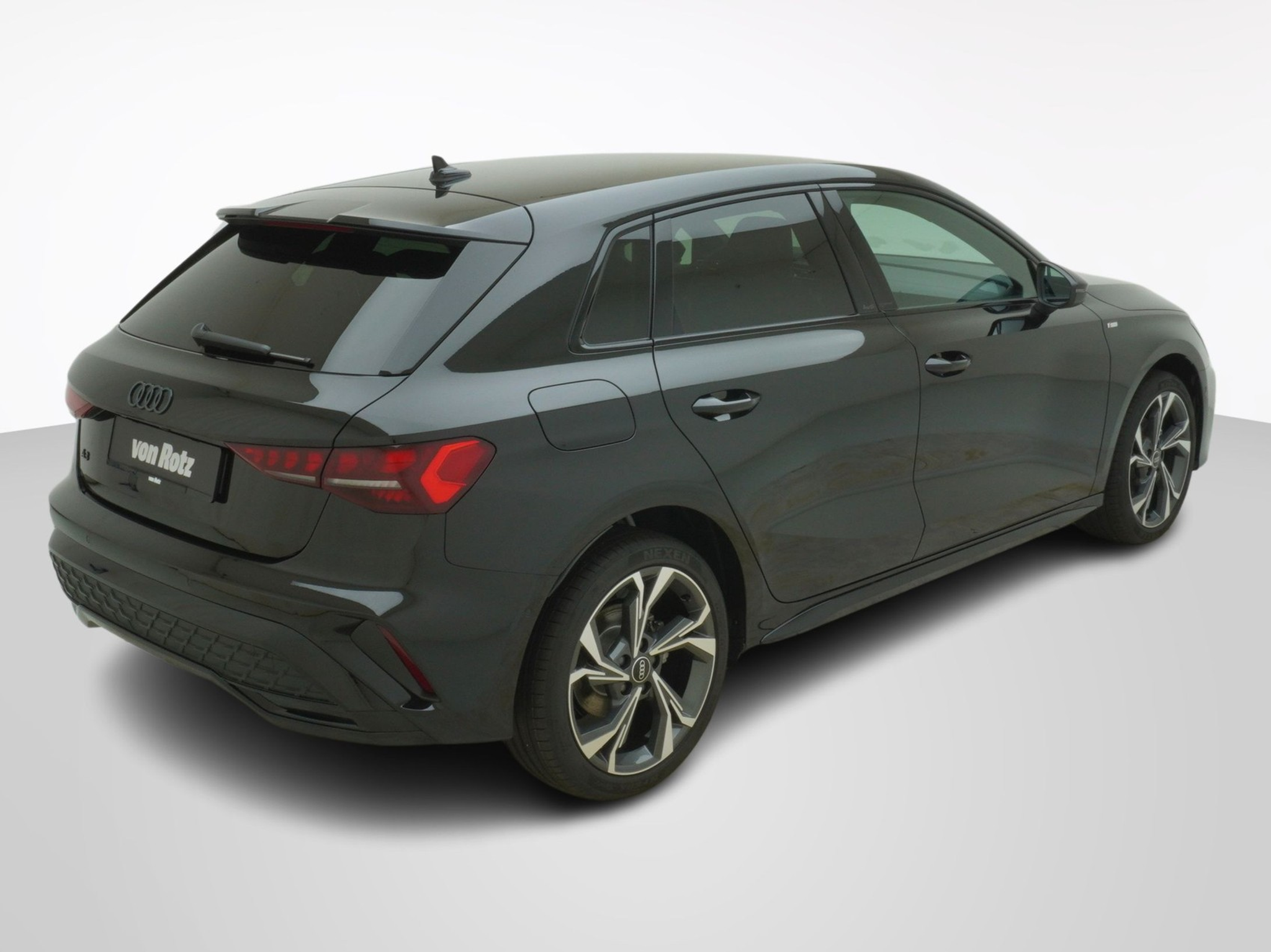 listing desktop thumbnail image 4