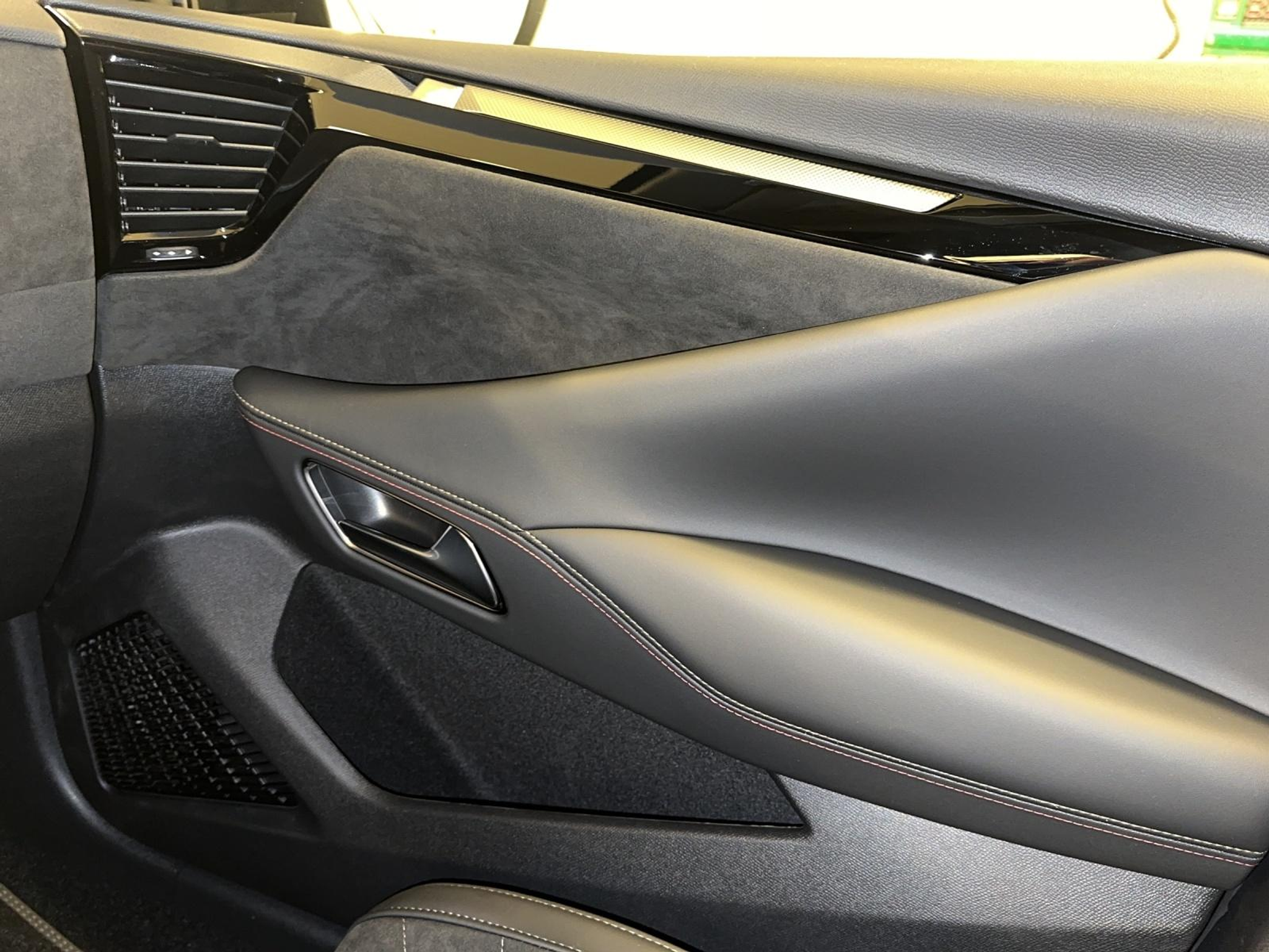 listing desktop thumbnail image 16